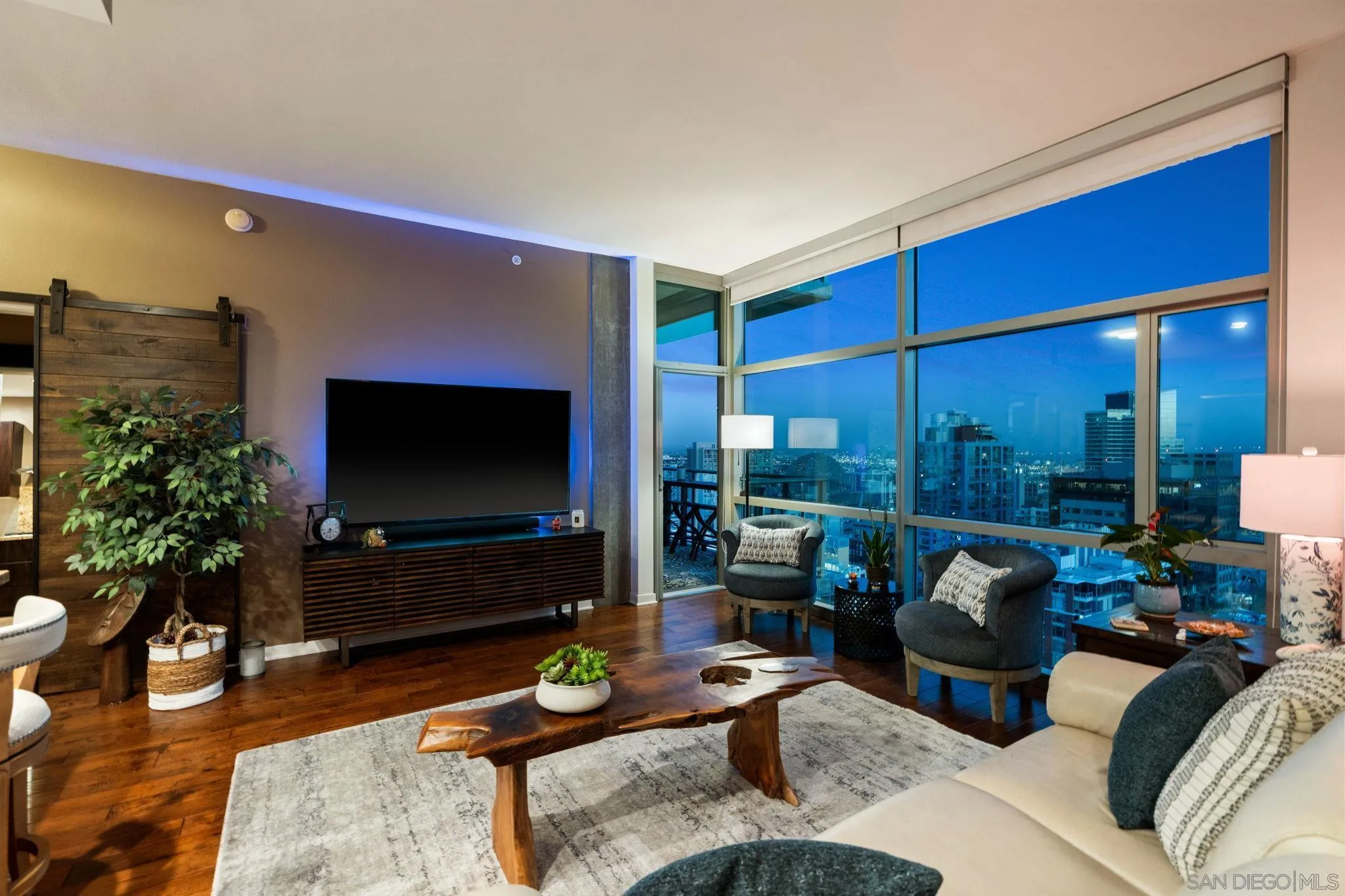 https://cdn.realtyfeed.com/cdn/127/260021767/1fe3573f3759b6a4c798544c5974776f.webp