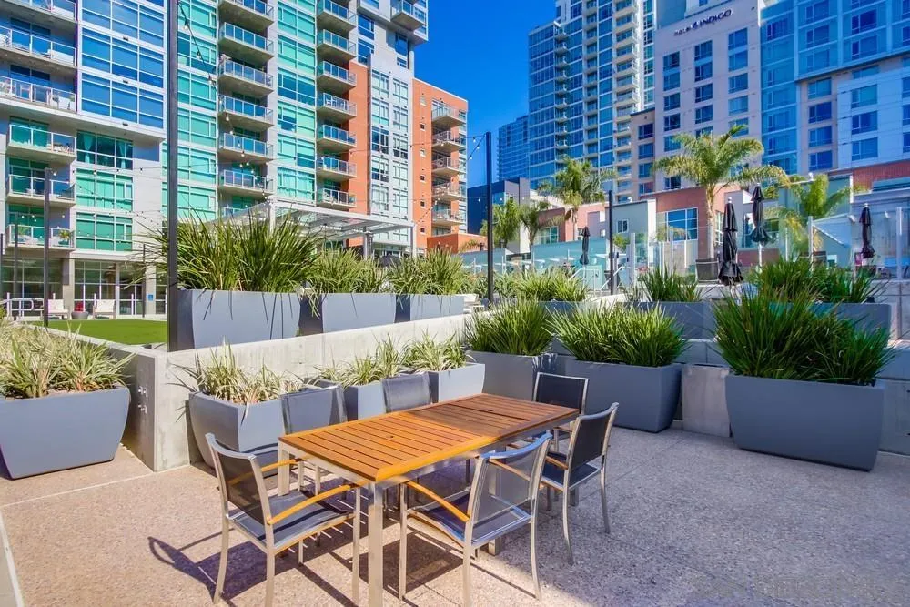 https://cdn.realtyfeed.com/cdn/127/260021767/bc73cd0a0f9bb1d9be6f48102258383f.webp