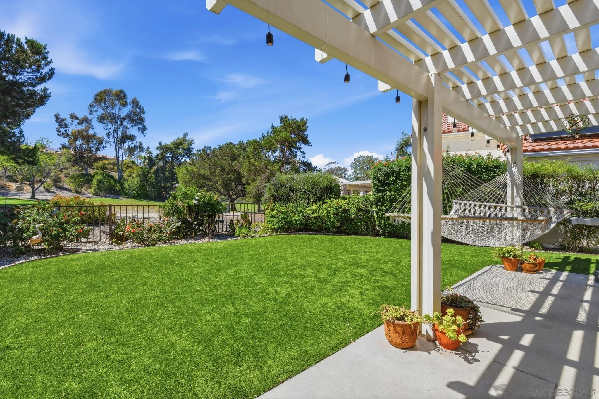 https://cdn.realtyfeed.com/cdn/127/260021769/103859ded7c6f8fa96025f0909f0cc55.webp