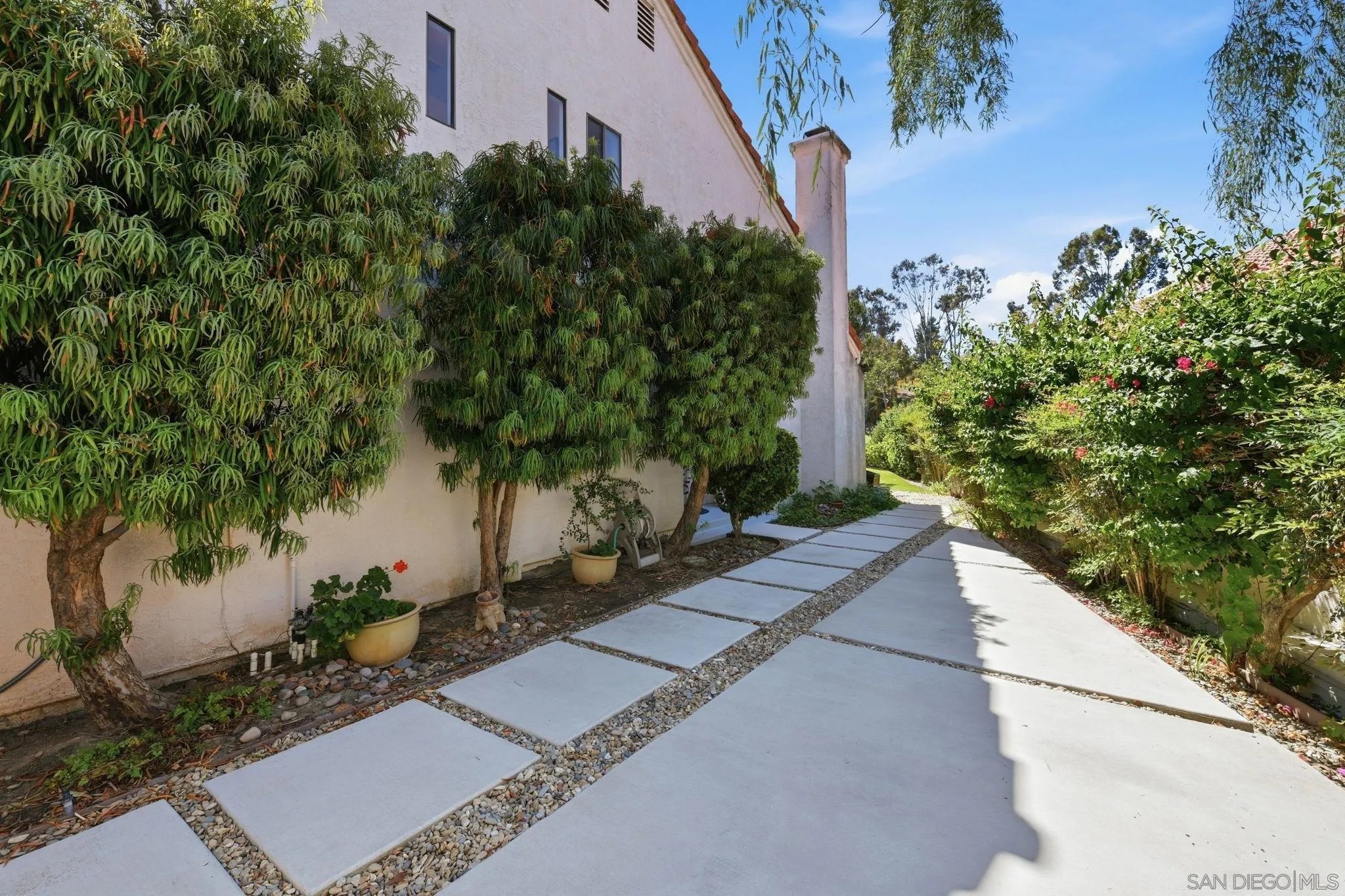 https://cdn.realtyfeed.com/cdn/127/260021769/60ede9017027c1448ec80ff8d9c8abce.webp