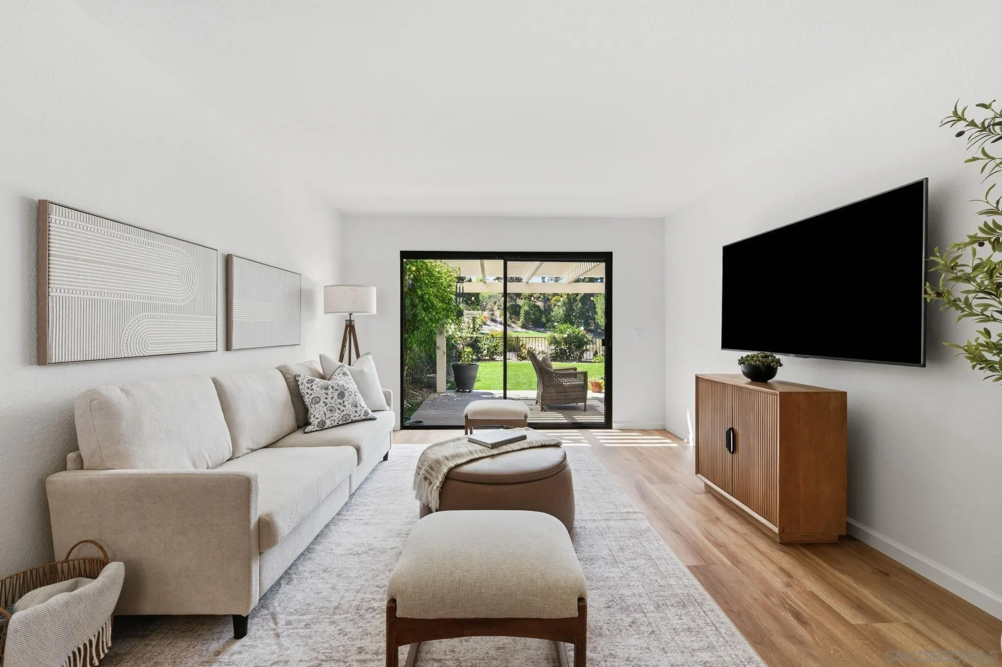 https://cdn.realtyfeed.com/cdn/127/260021769/9705549d66f0b4b25946493e0c510ed6.webp