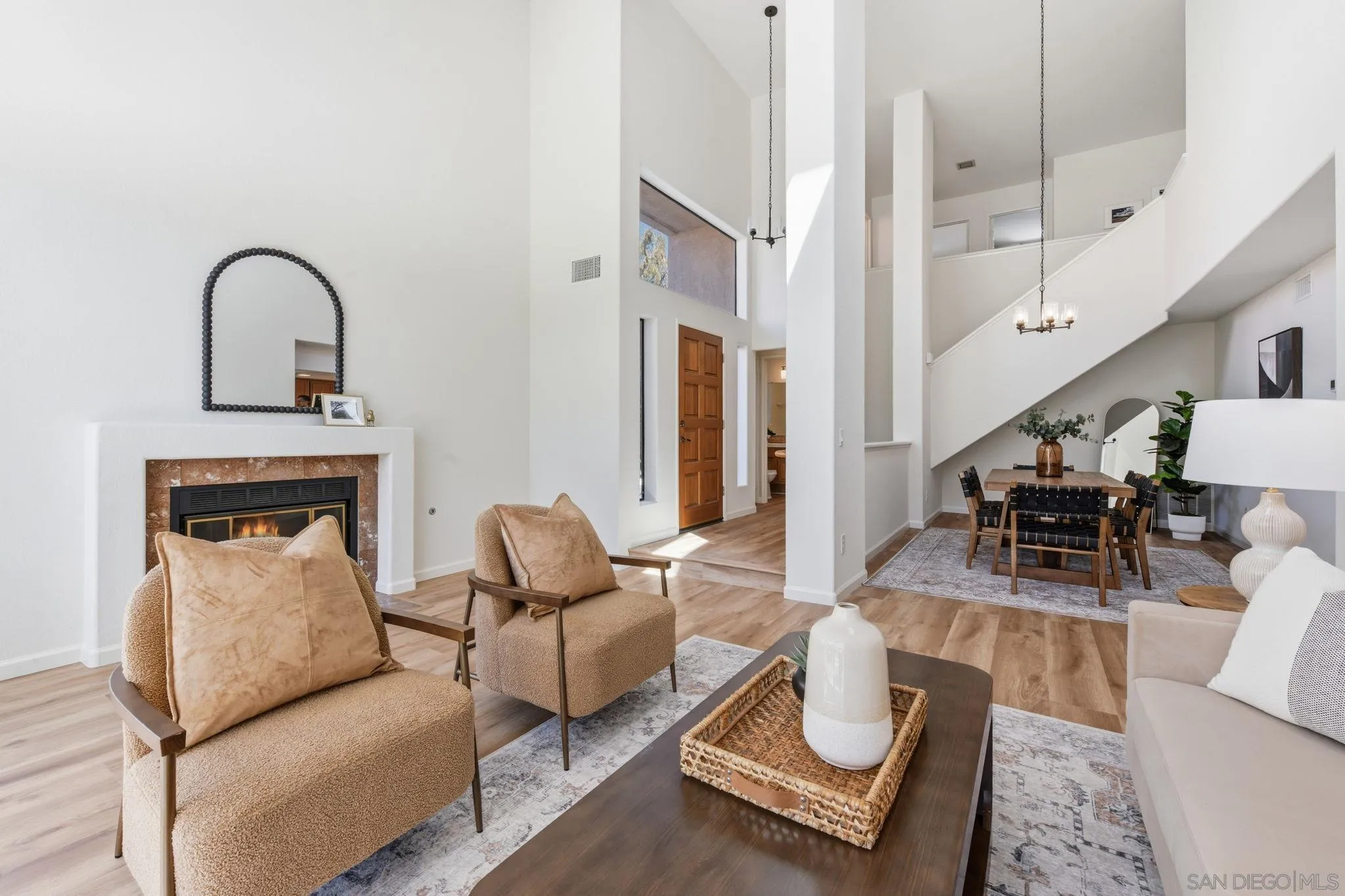 https://cdn.realtyfeed.com/cdn/127/260021769/b1bef1d192b2d8433b56691bd4b495ff.webp