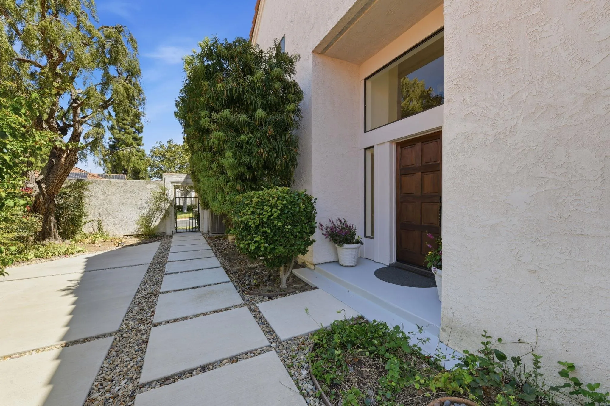 https://cdn.realtyfeed.com/cdn/127/260021769/c966a56e12b0d47a76a41b1a40f26d3b.webp