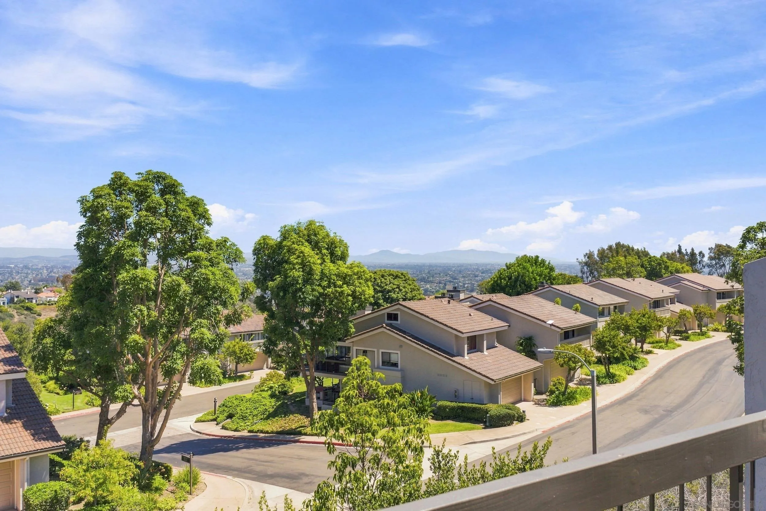 https://cdn.realtyfeed.com/cdn/127/260021770/1c33103e1d4301f28bae0274e0ac57ba.webp