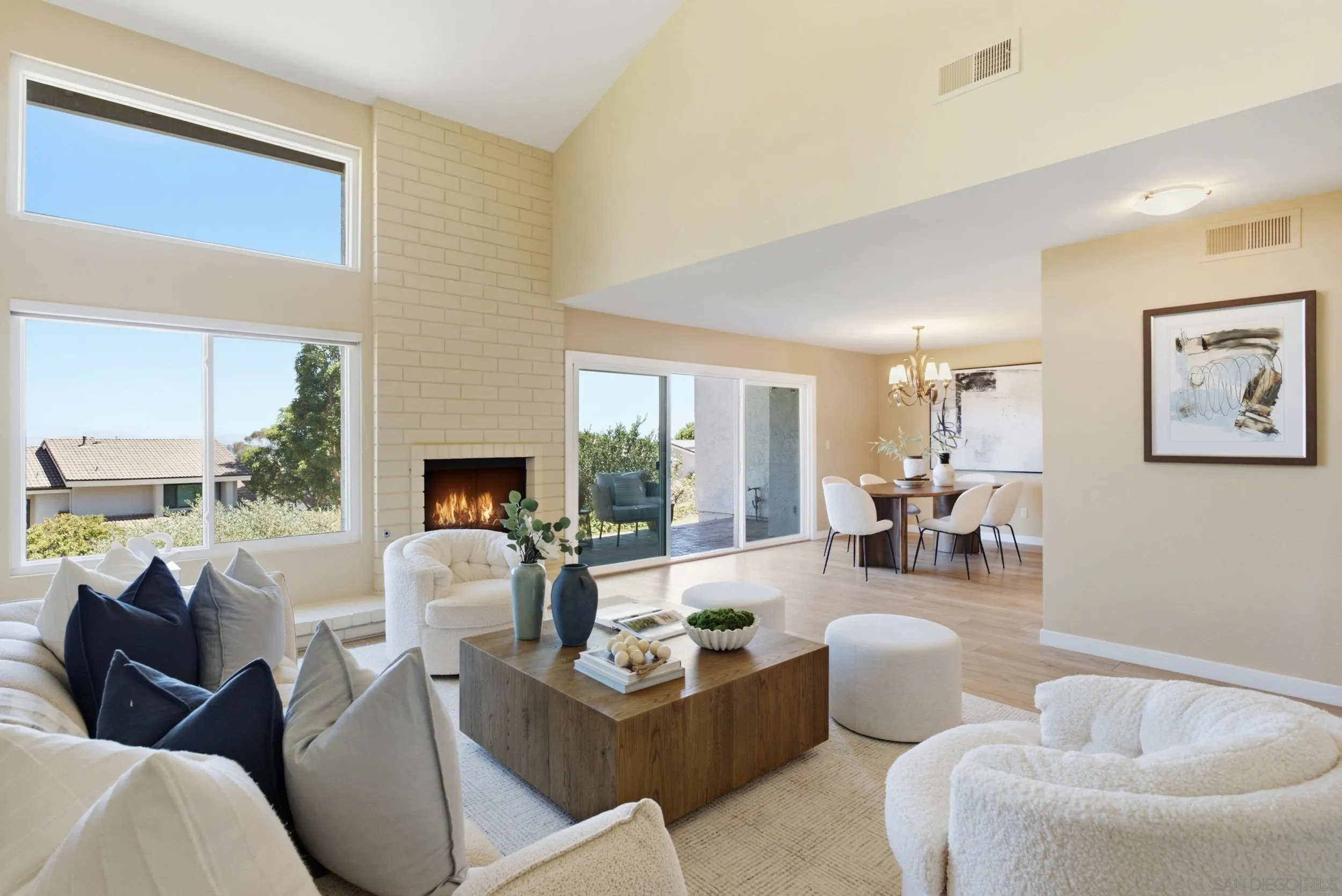https://cdn.realtyfeed.com/cdn/127/260021770/2c7ecad7917c438861a60b484e3258ab.webp