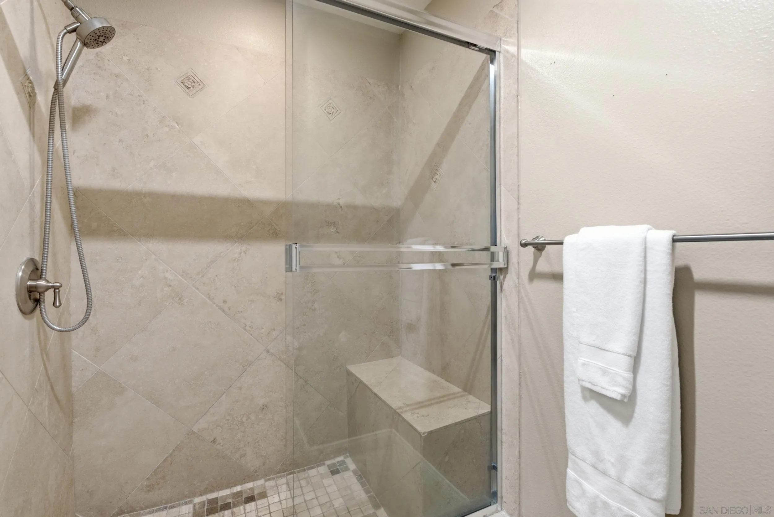 https://cdn.realtyfeed.com/cdn/127/260021770/af09fae420aacdbd3fdc2c9727b08948.webp