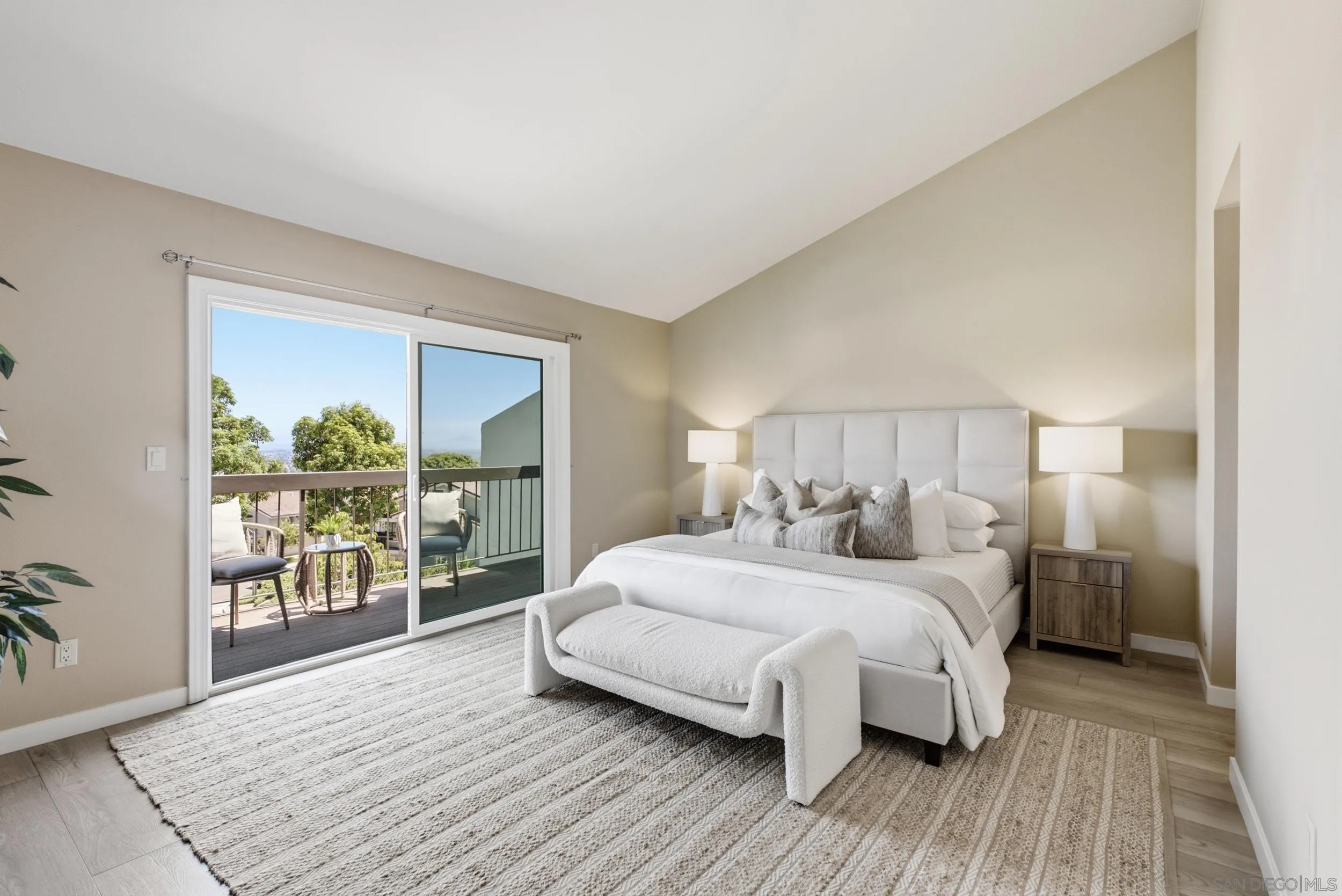 https://cdn.realtyfeed.com/cdn/127/260021770/bf2528db5e490decd144ad085e5b4d2b.webp