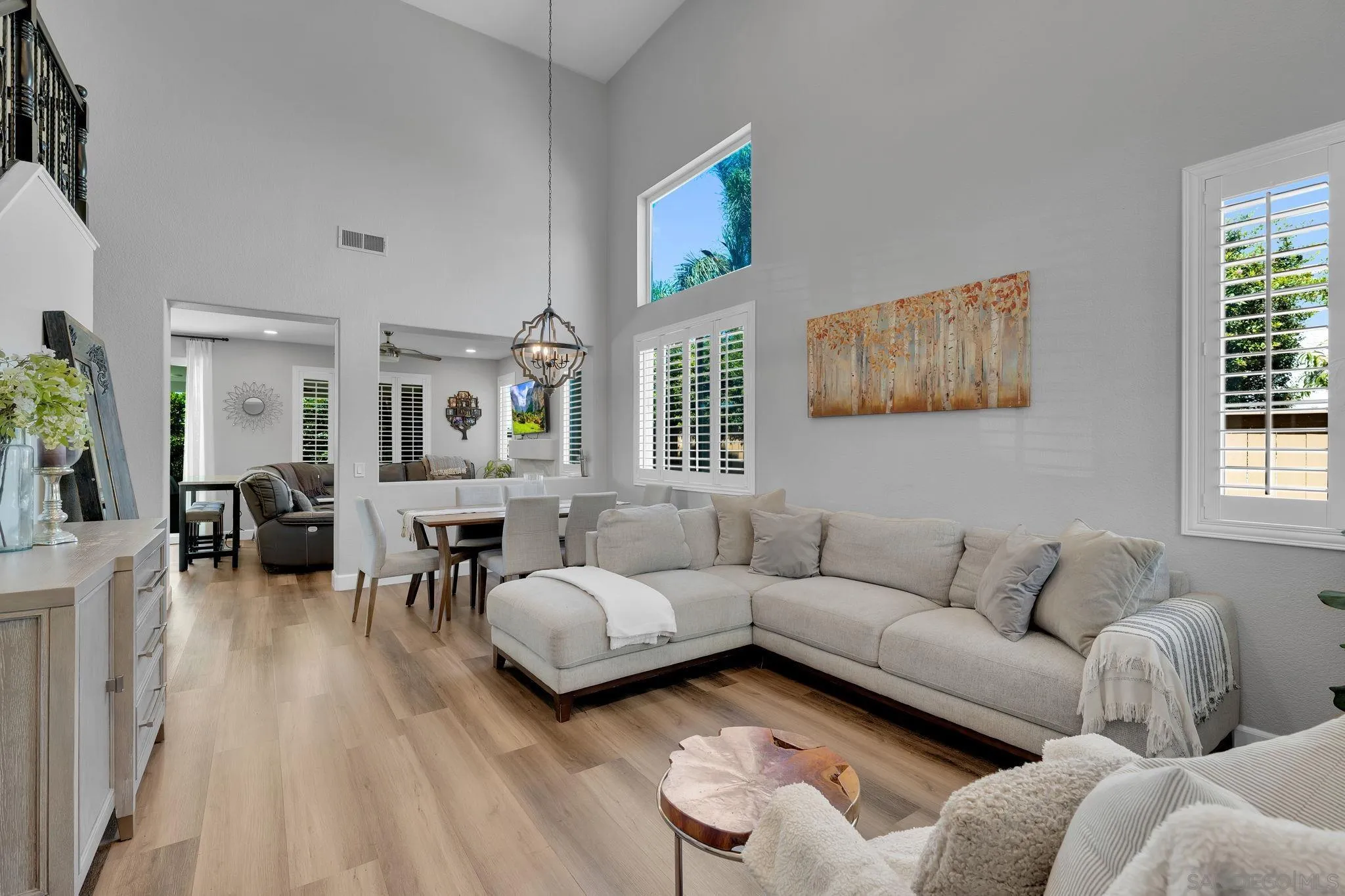 https://cdn.realtyfeed.com/cdn/127/260021776/0d1f299e1b88e82c6d689eda0fc7bfc9.webp