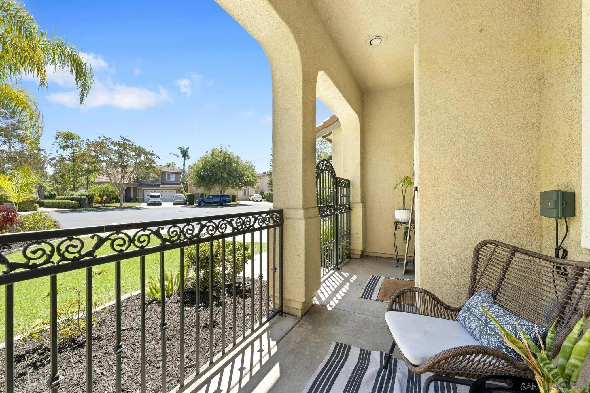 https://cdn.realtyfeed.com/cdn/127/260021776/179b83ba459642cb76be9aa0b7e220fa.webp