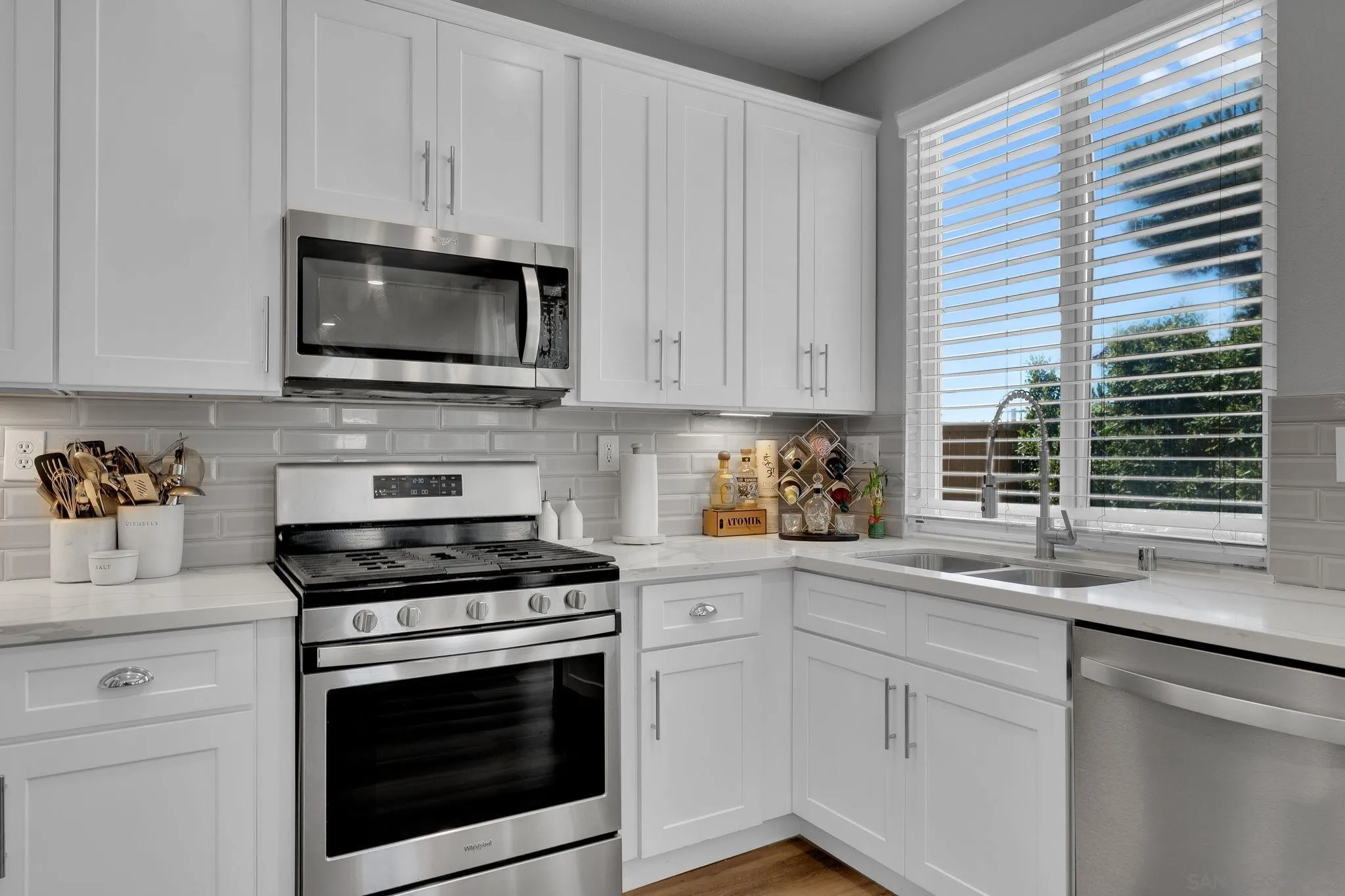 https://cdn.realtyfeed.com/cdn/127/260021776/7fb225fb609f681a4a3b7ae05809c40c.webp