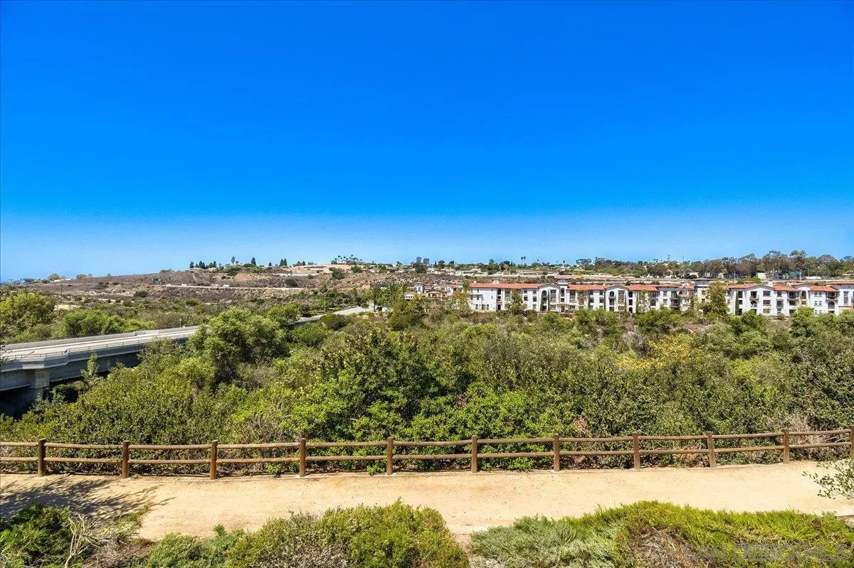 https://cdn.realtyfeed.com/cdn/127/260021783/6503cdc17c652d23edd6216d2d53b300.webp