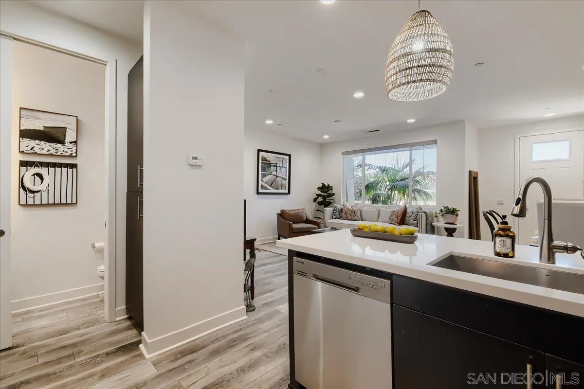 https://cdn.realtyfeed.com/cdn/127/260021783/7e8544442131dd1636bdde42f84373c8.webp