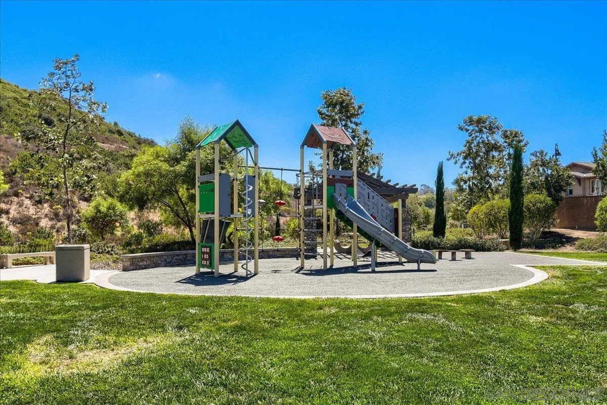 https://cdn.realtyfeed.com/cdn/127/260021783/8b93e8d260b483f75f5f7d3433477a47.webp
