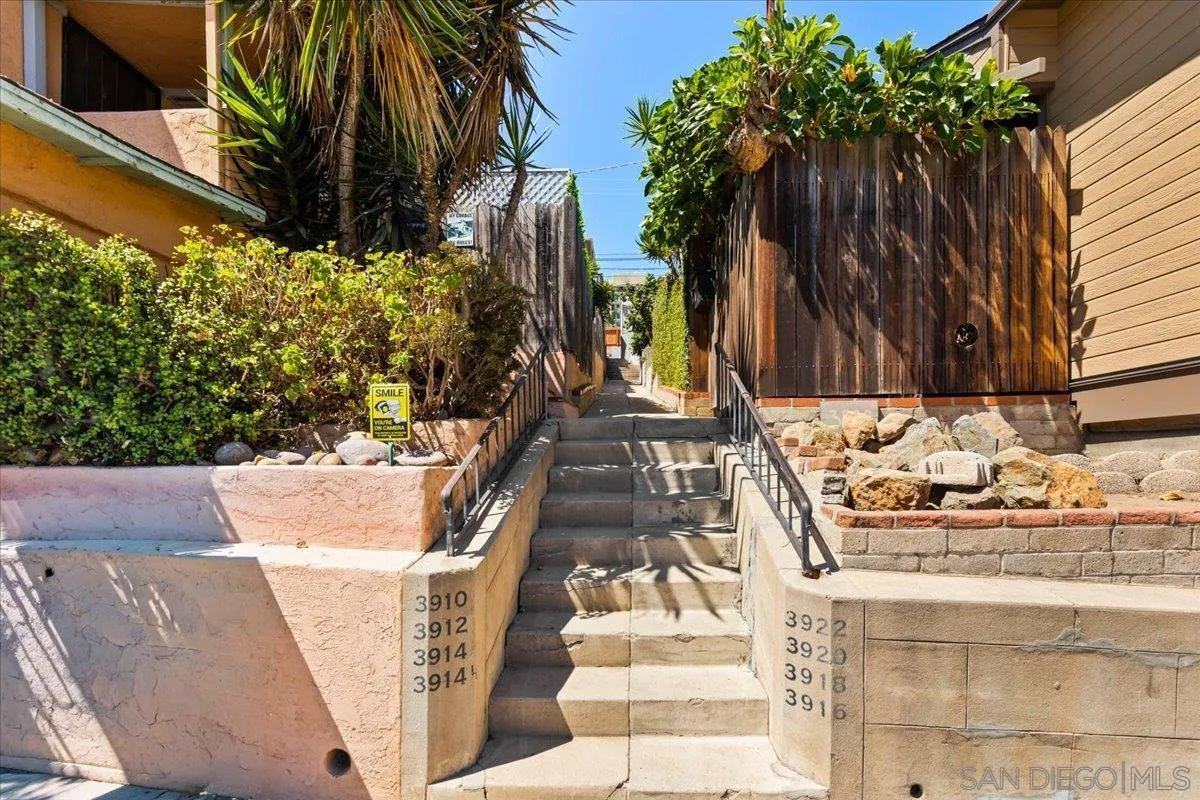 https://cdn.realtyfeed.com/cdn/127/260021785/288063bf4417a5349a4da4a18b3a3d65.webp