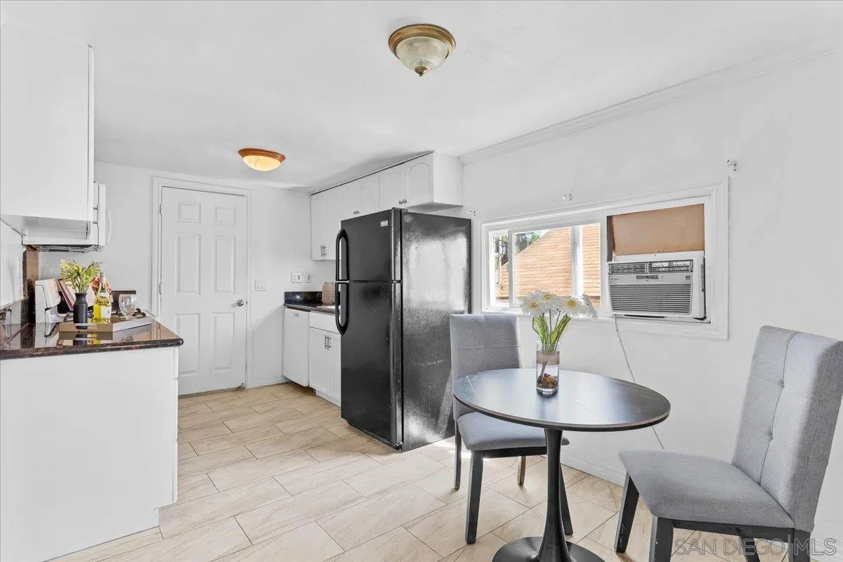 https://cdn.realtyfeed.com/cdn/127/260021785/48c233cdddfcaaafca8011f18745ffa9.webp