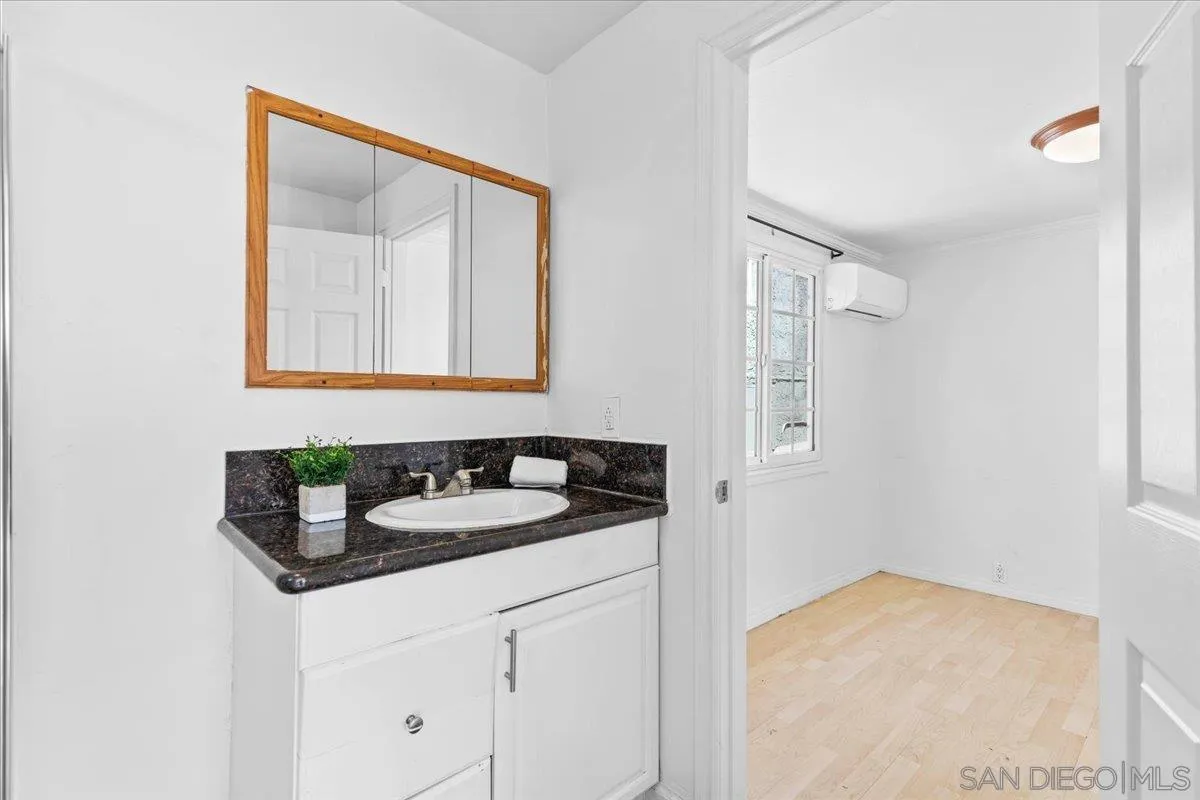 https://cdn.realtyfeed.com/cdn/127/260021785/7e1240e0b88375730f4df5ac302ec56c.webp