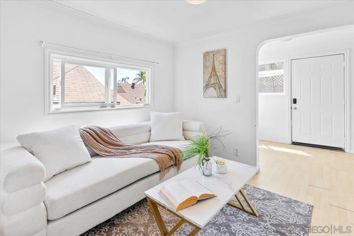 https://cdn.realtyfeed.com/cdn/127/260021785/802ebe6eb415a244af958560c4505ad9.webp