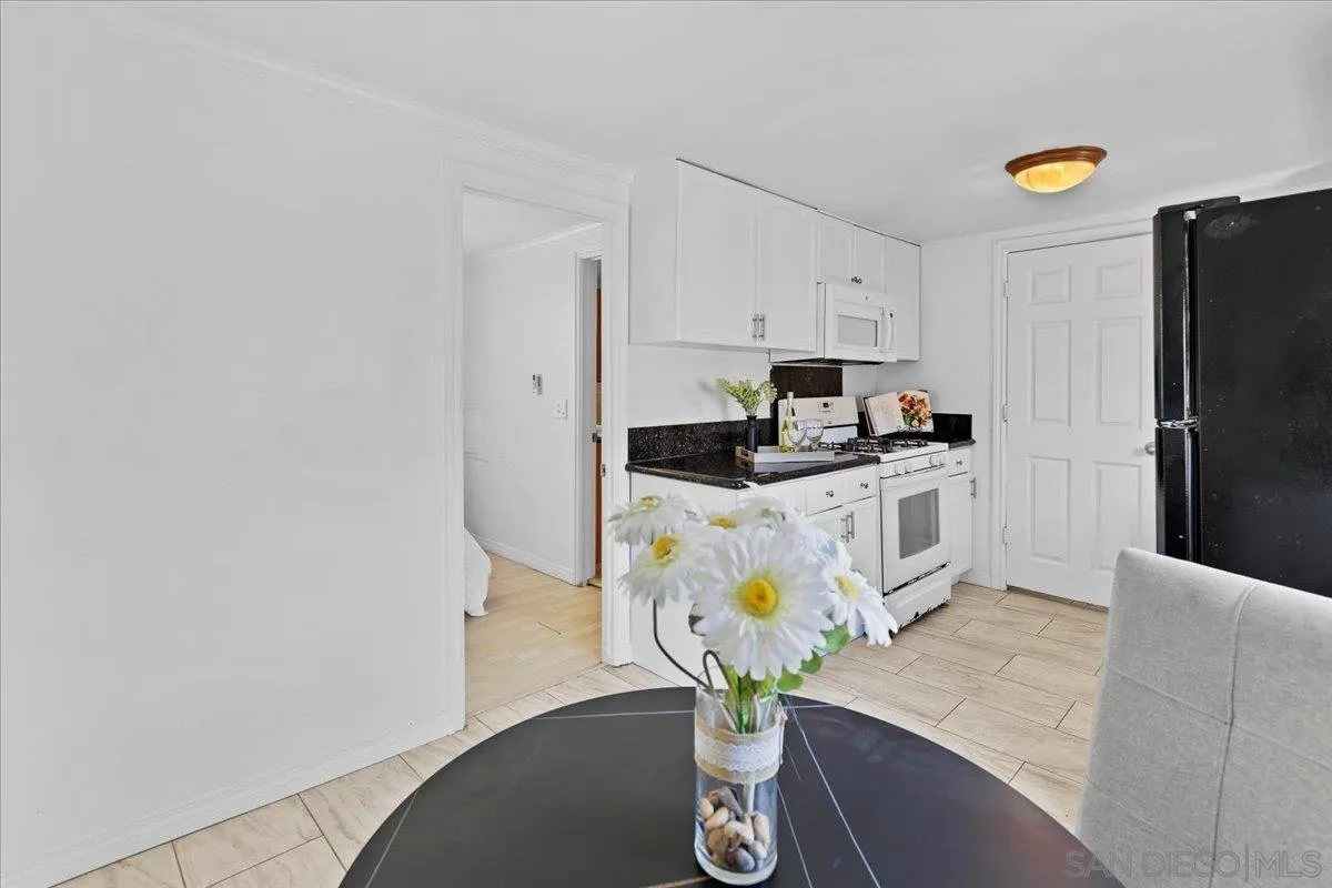 https://cdn.realtyfeed.com/cdn/127/260021785/ca93469ce5f6e347000772870252de76.webp