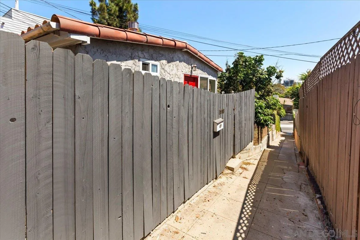 https://cdn.realtyfeed.com/cdn/127/260021785/ea78324be6d76bd4d1dc131529db32d3.webp