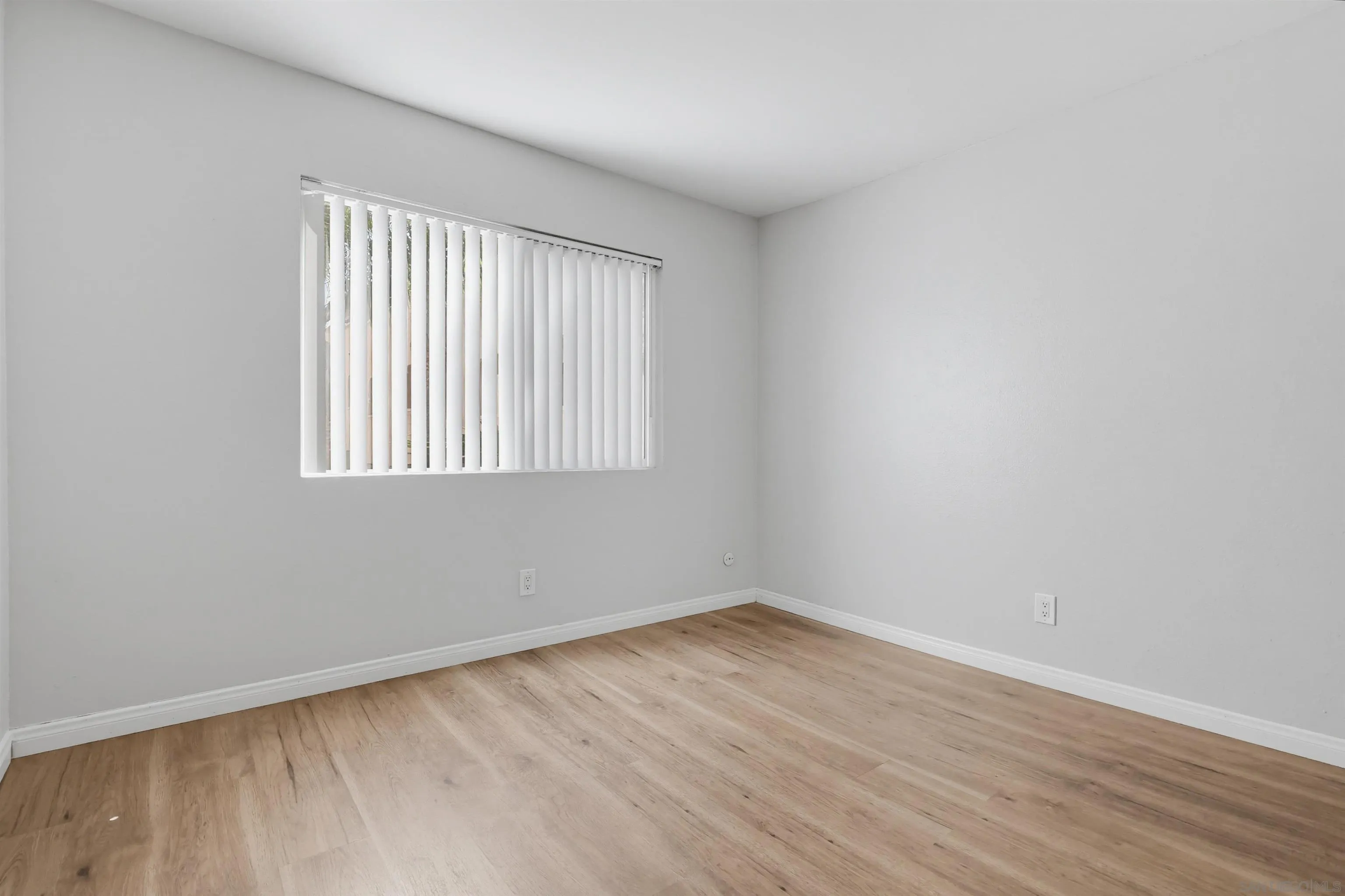 https://cdn.realtyfeed.com/cdn/127/260021787/ac84a95625b643ed903616e75419037b.webp