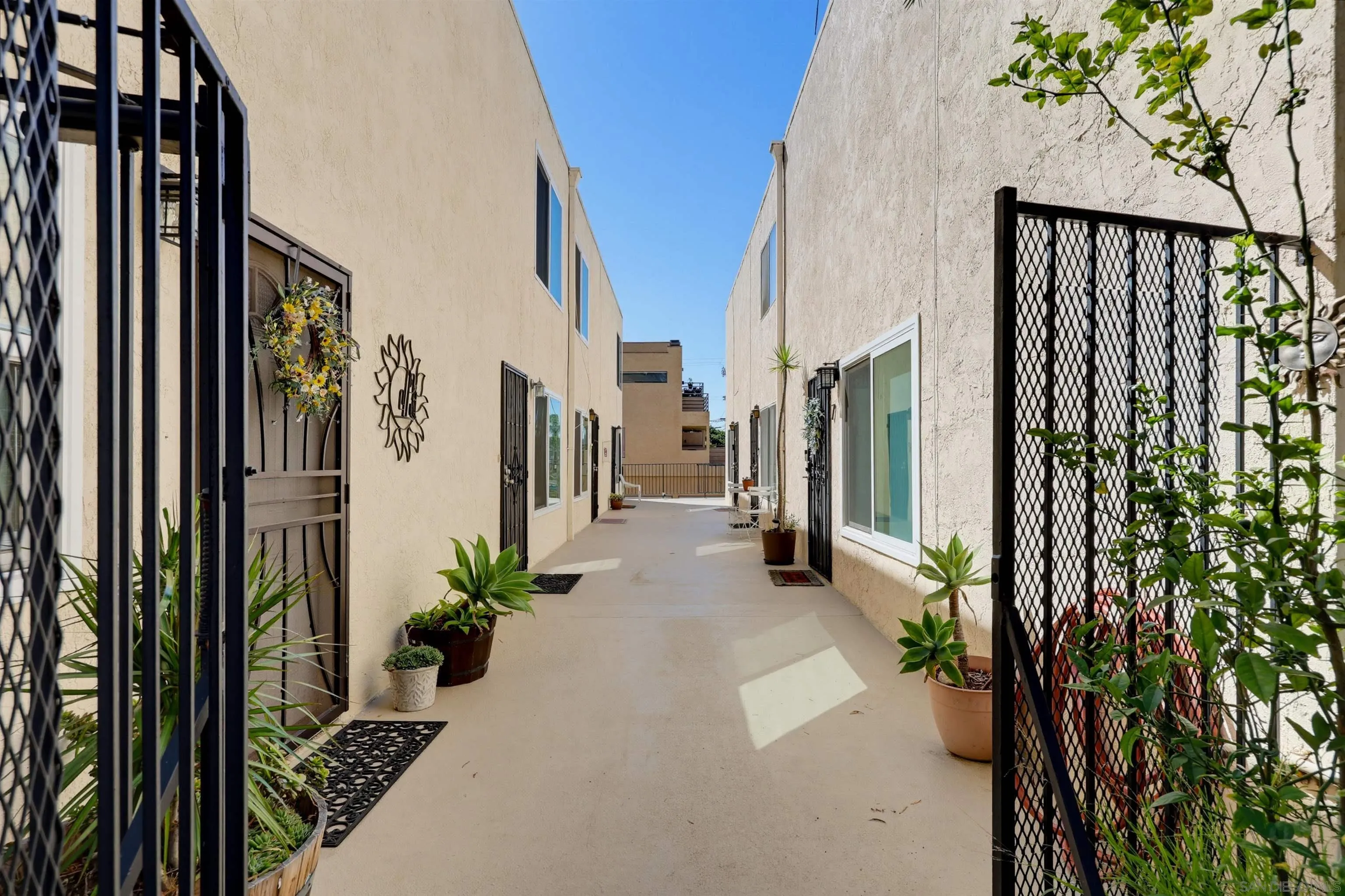 https://cdn.realtyfeed.com/cdn/127/260021787/bb9629d7f51846c0c6a4f8cb1fa49f5b.webp
