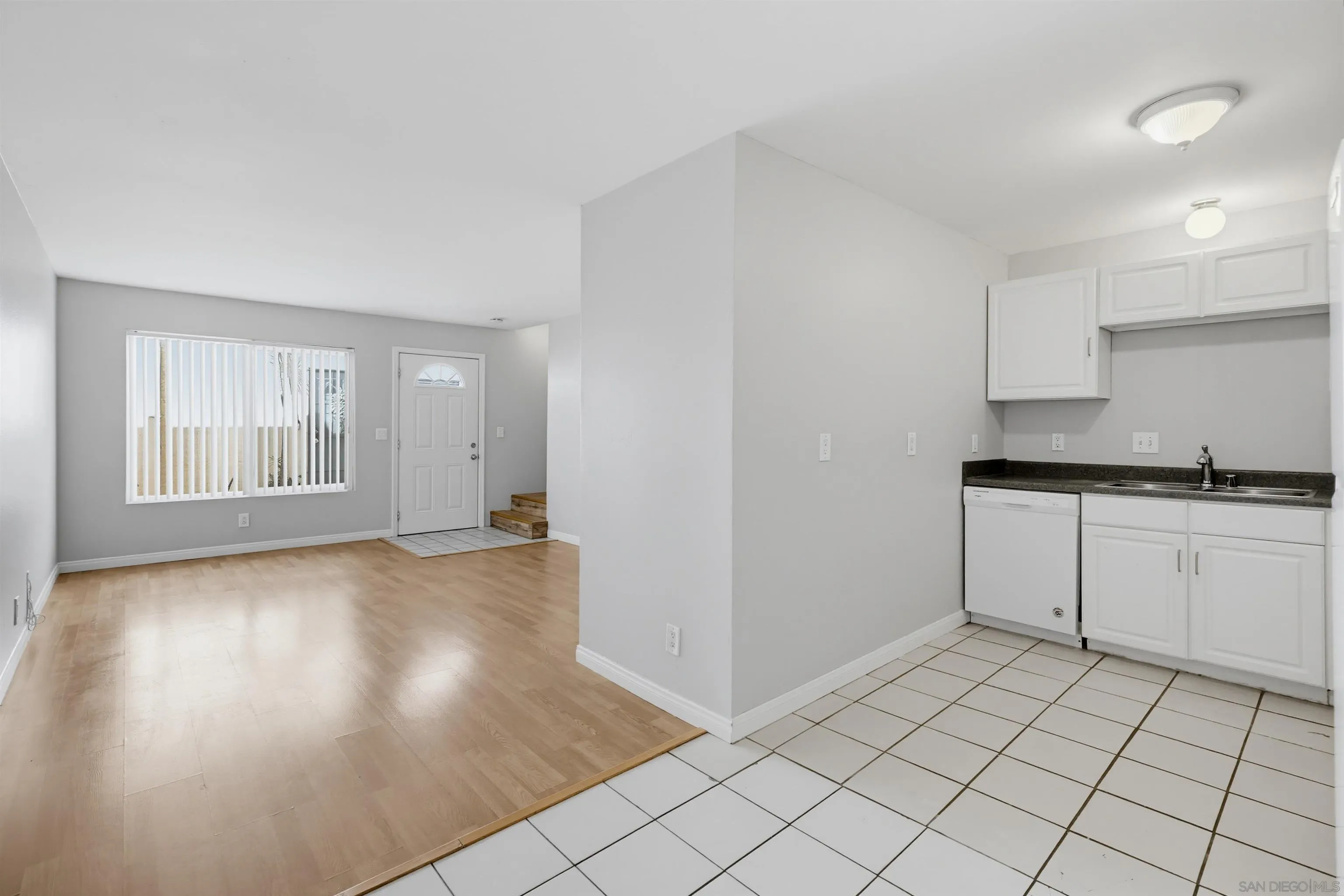 https://cdn.realtyfeed.com/cdn/127/260021787/d21c8091de7ad2749cbbcccecd7a18bd.webp