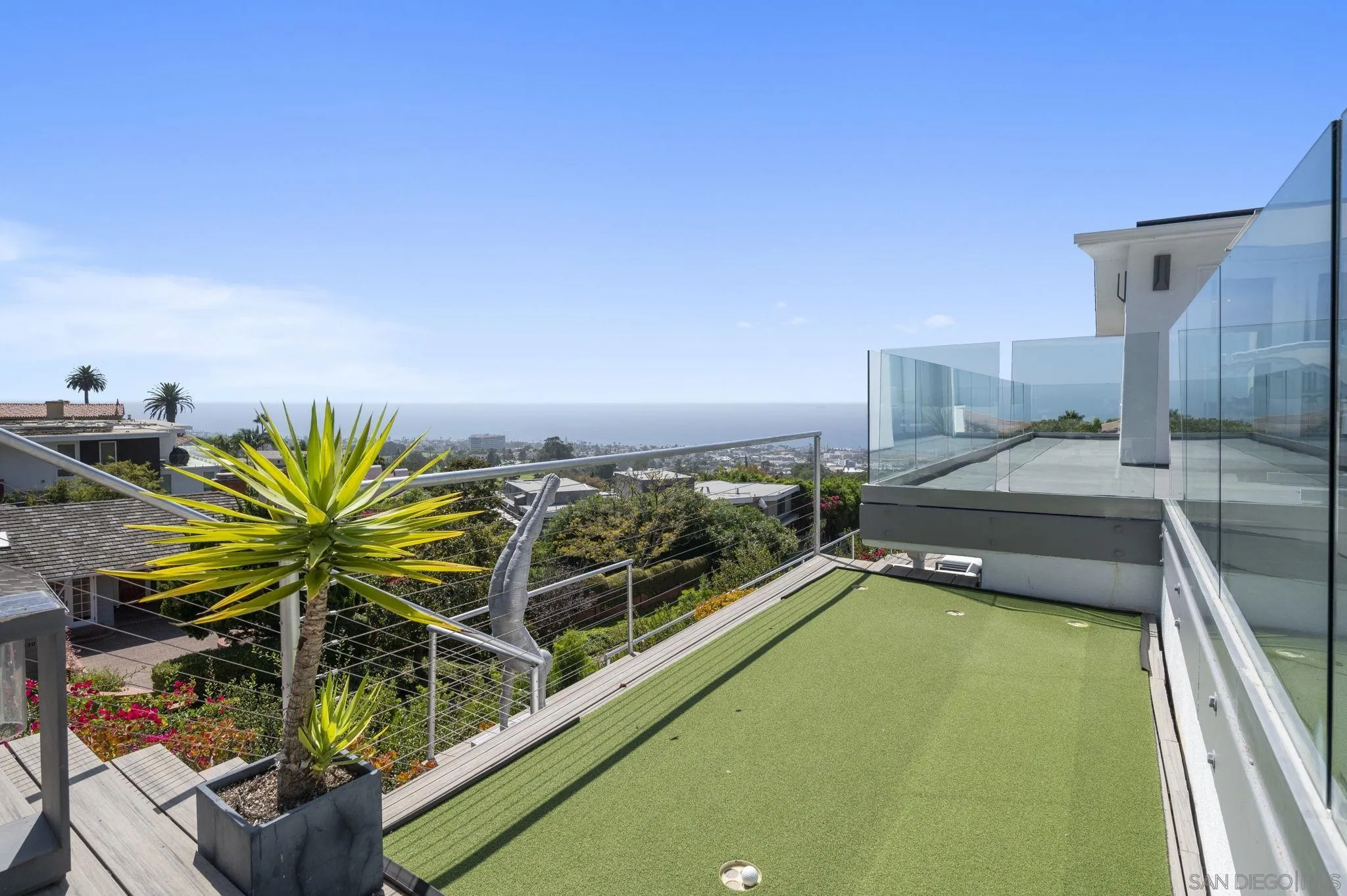https://cdn.realtyfeed.com/cdn/127/260021793/3e671d469791bc61138e2cb21262e183.webp