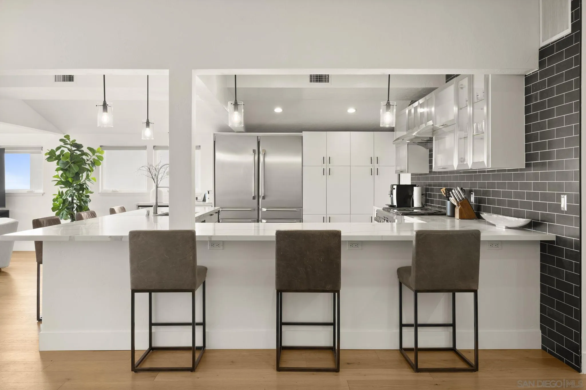 https://cdn.realtyfeed.com/cdn/127/260021793/d02d36d96ea5b625b278f0a3906fc2a9.webp