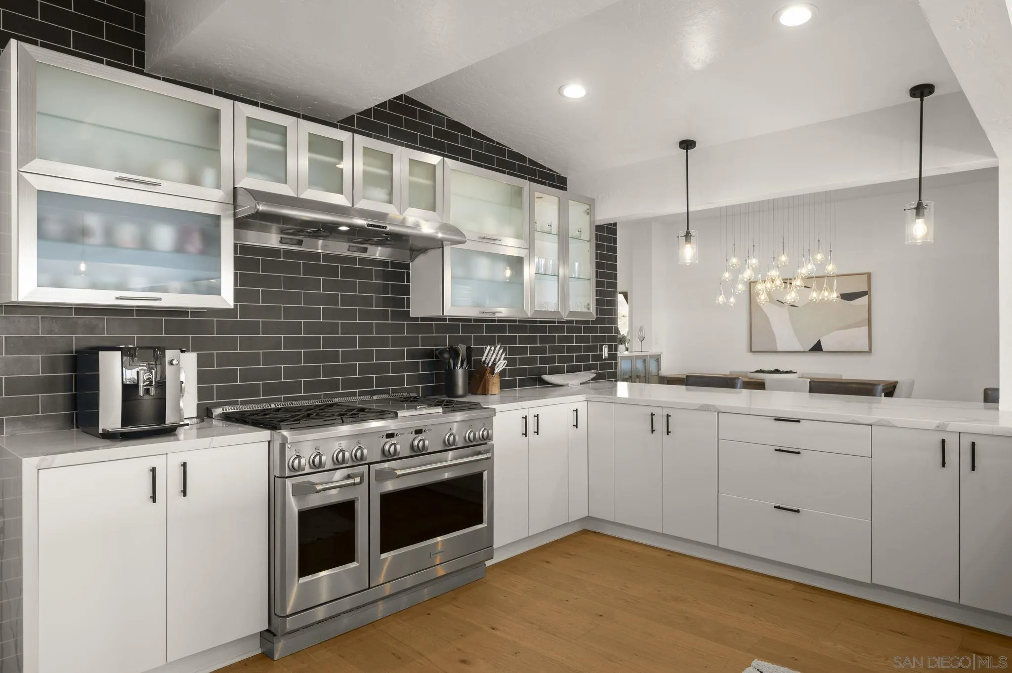 https://cdn.realtyfeed.com/cdn/127/260021793/edbf48523d6b9dc2664c25c83a410b58.webp