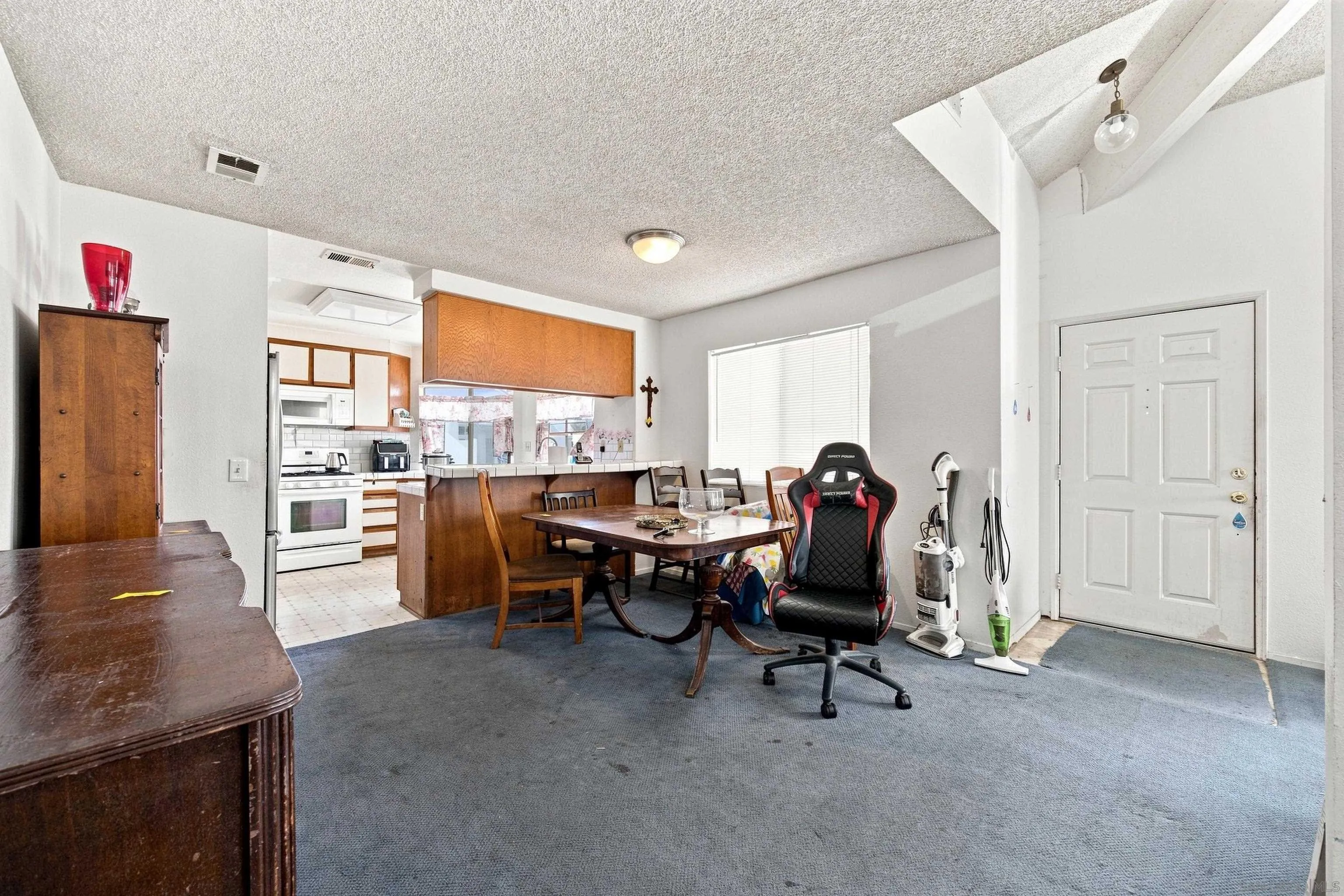 https://cdn.realtyfeed.com/cdn/127/260021795/1f5c7b81a0bbffa0528422ab5c8086e7.webp