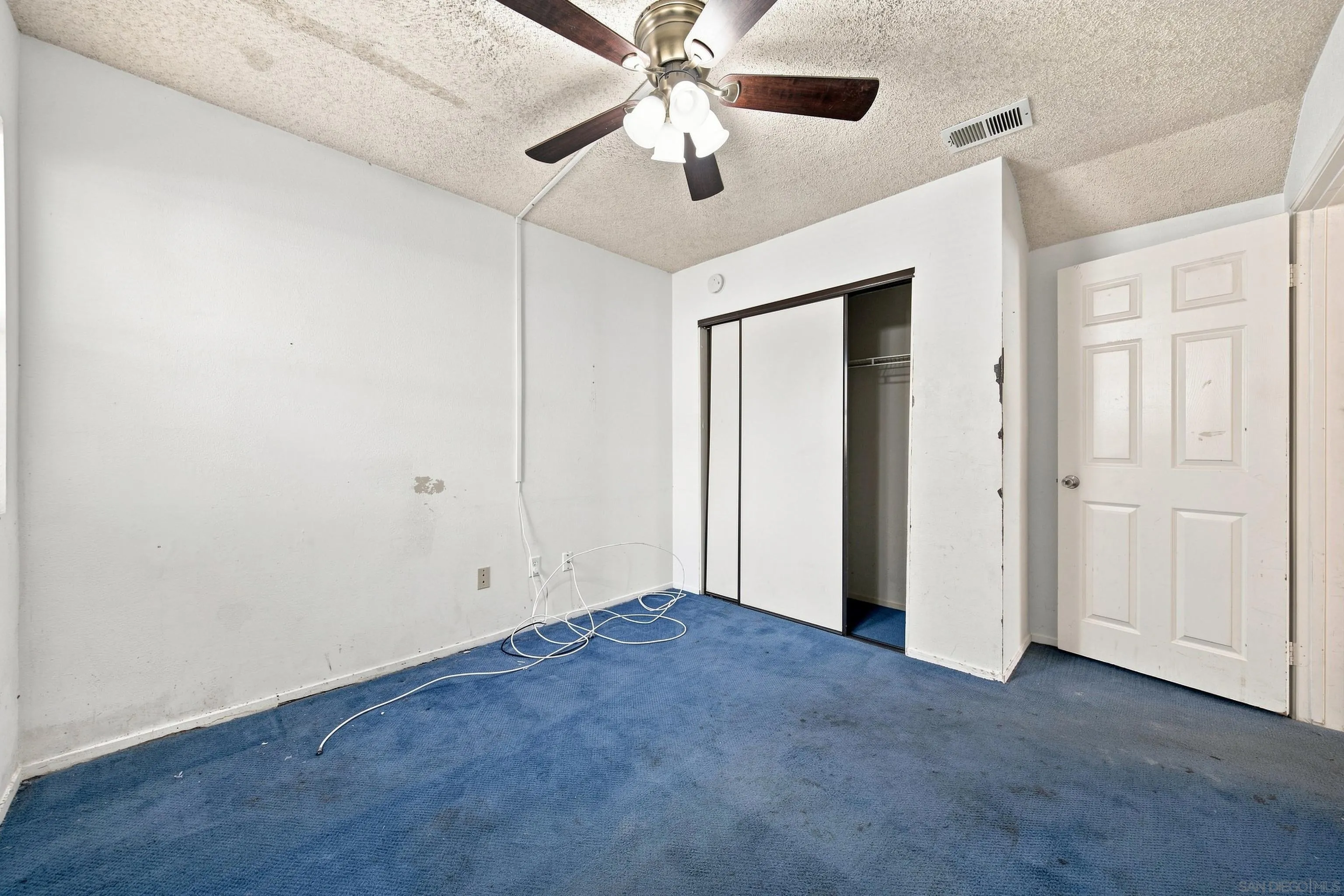https://cdn.realtyfeed.com/cdn/127/260021795/3aba893b539a3168feb92f7b0c716d74.webp