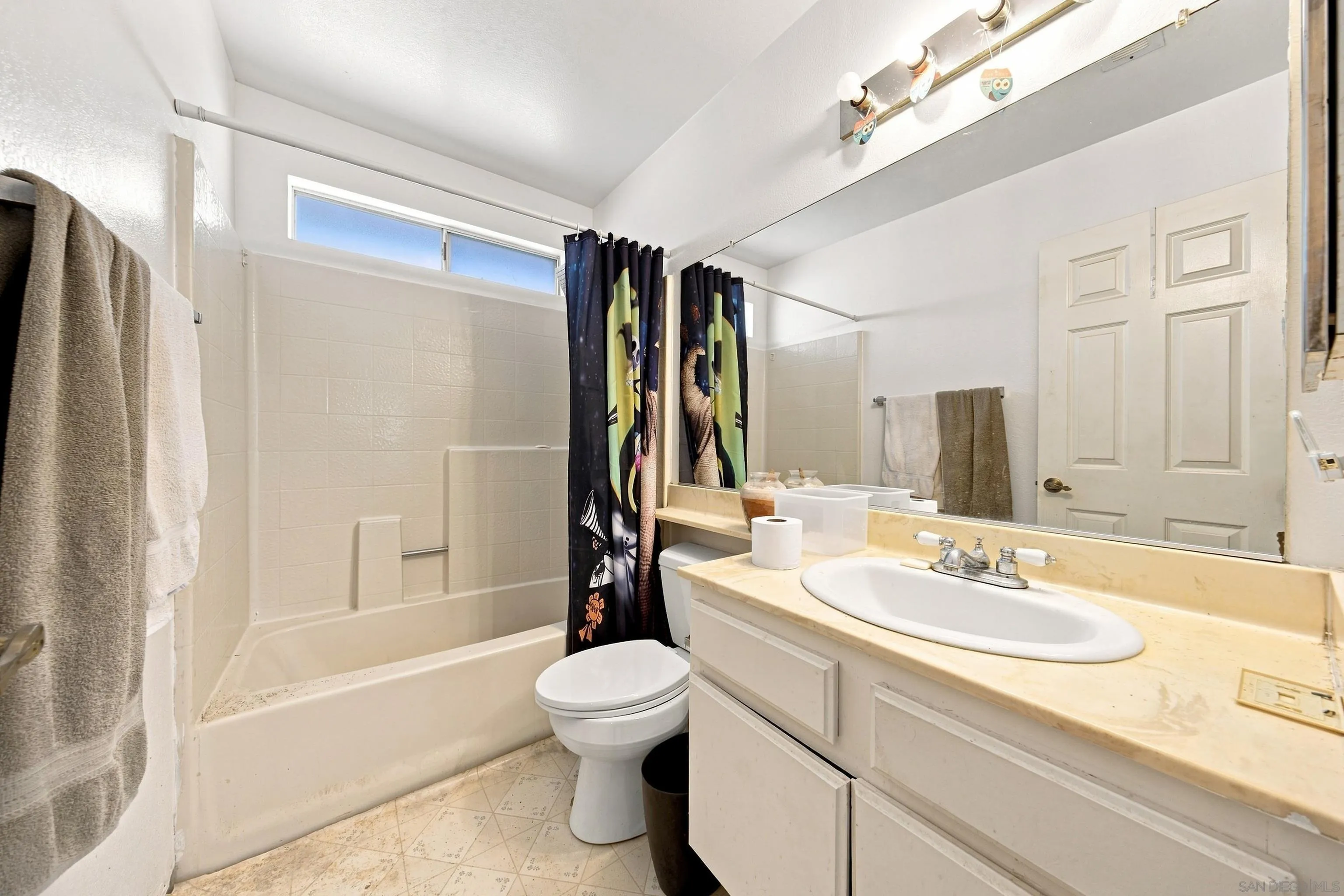 https://cdn.realtyfeed.com/cdn/127/260021795/4325c16d8aeaabebe5de2dffcbb4b0e3.webp