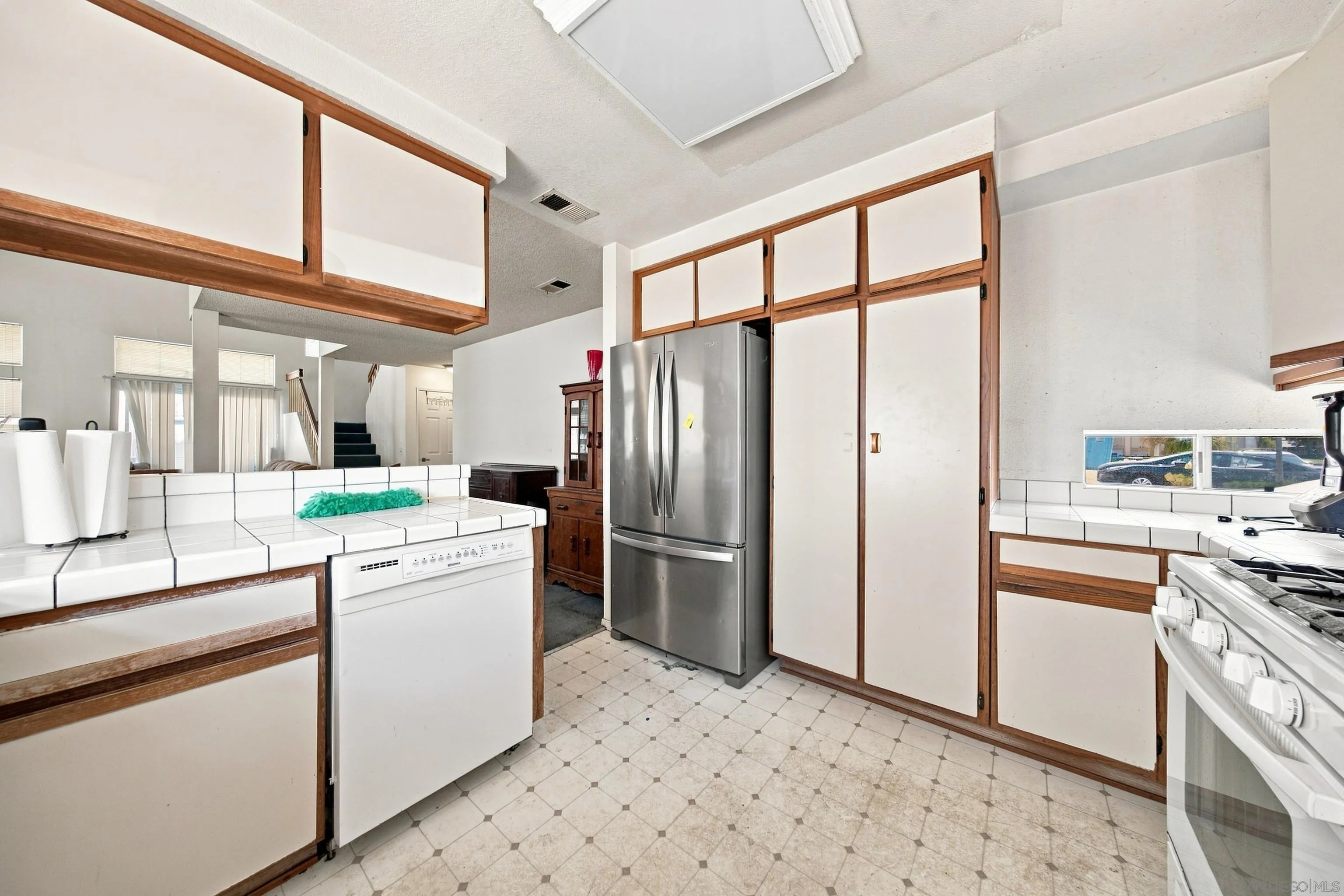 https://cdn.realtyfeed.com/cdn/127/260021795/64ff64c9eb936f3e6c014a4c333d0c32.webp