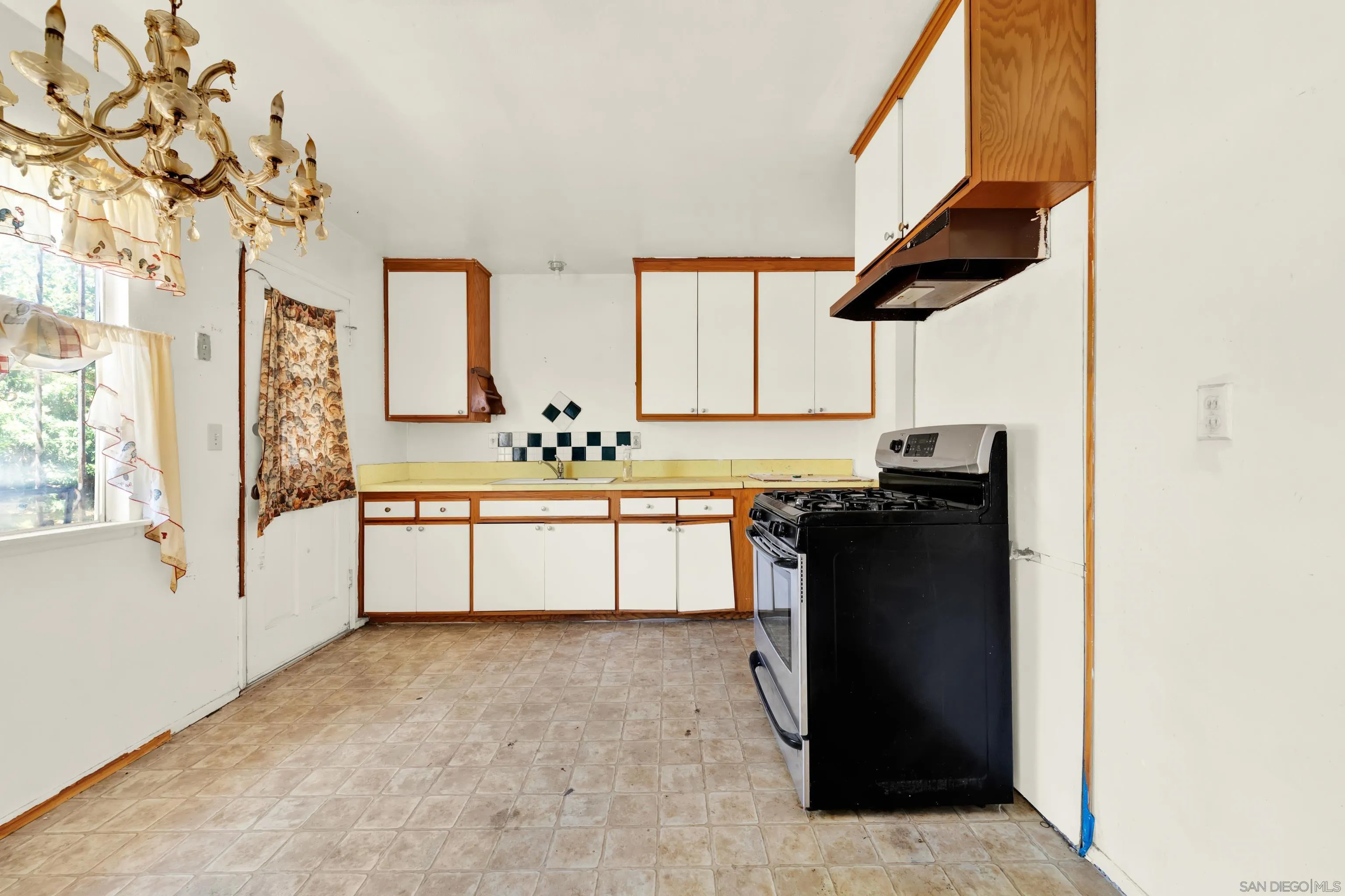 https://cdn.realtyfeed.com/cdn/127/260021795/9fc6e300f0fb1a41f9f16c8f94fb91ac.webp