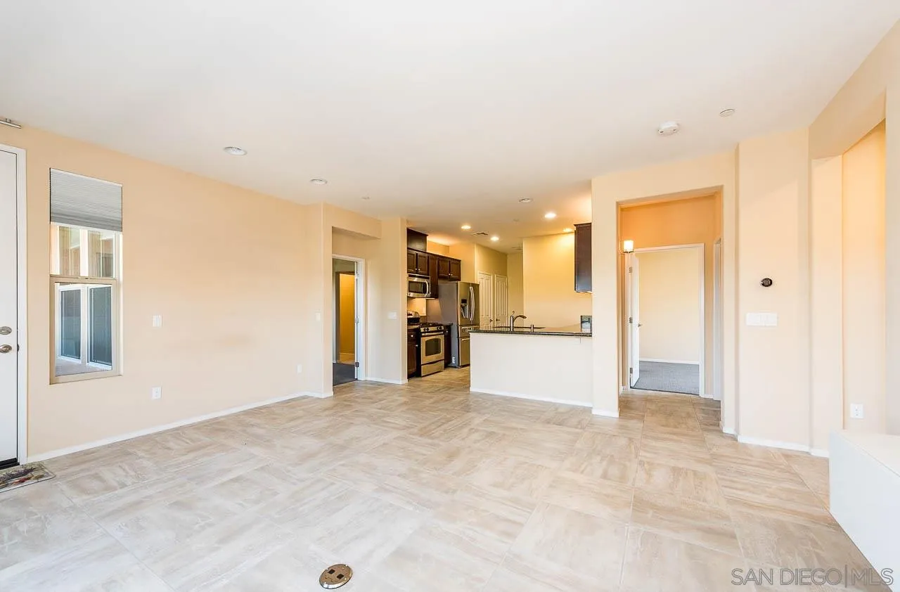 11130 Taloncrest Way Unit 19, San Diego, CA 92126 - Photo 3 of 25, San Diego, CA