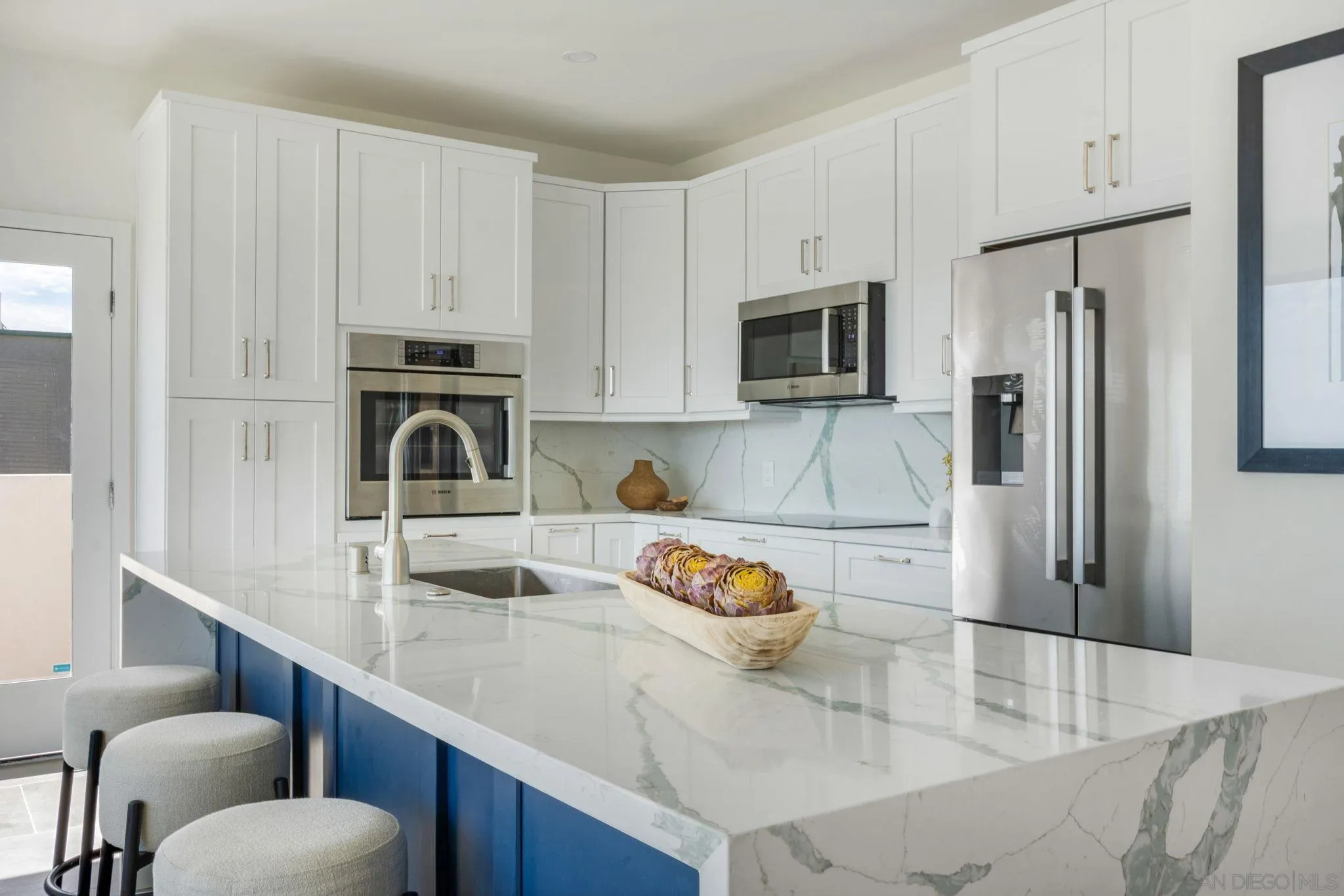 https://cdn.realtyfeed.com/cdn/127/260021798/06c6fb9e565ee7f9c1e04385480995ef.webp