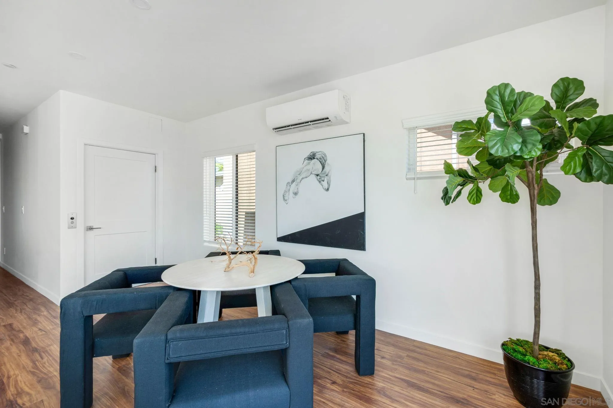 https://cdn.realtyfeed.com/cdn/127/260021798/1e2ce886fb207ebd5bee4261ad1239ab.webp