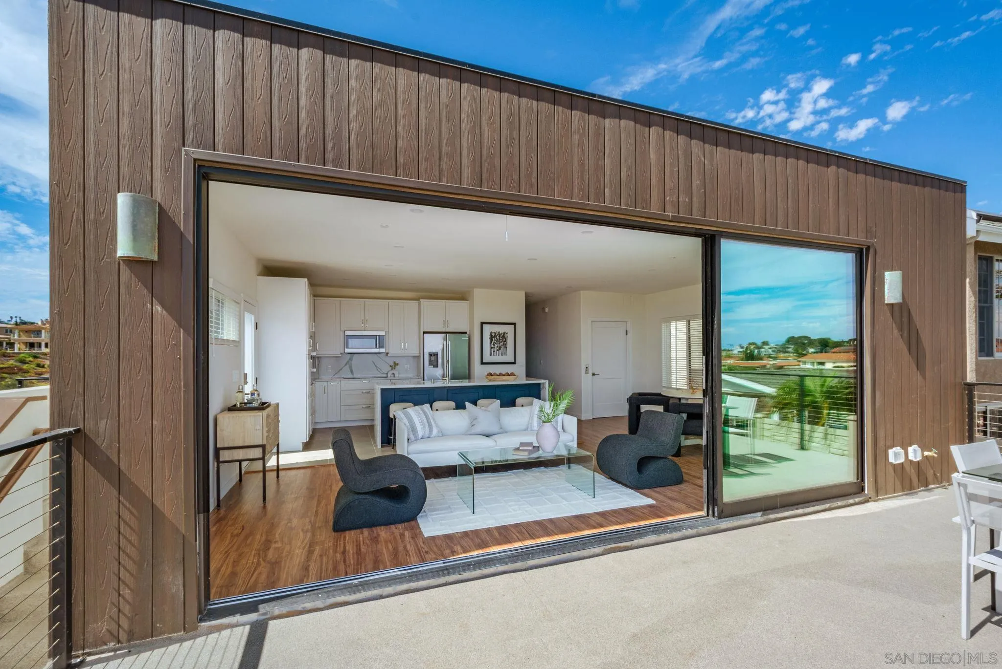 https://cdn.realtyfeed.com/cdn/127/260021798/4d7baf82f3ce145a3a4460489afbf2d4.webp