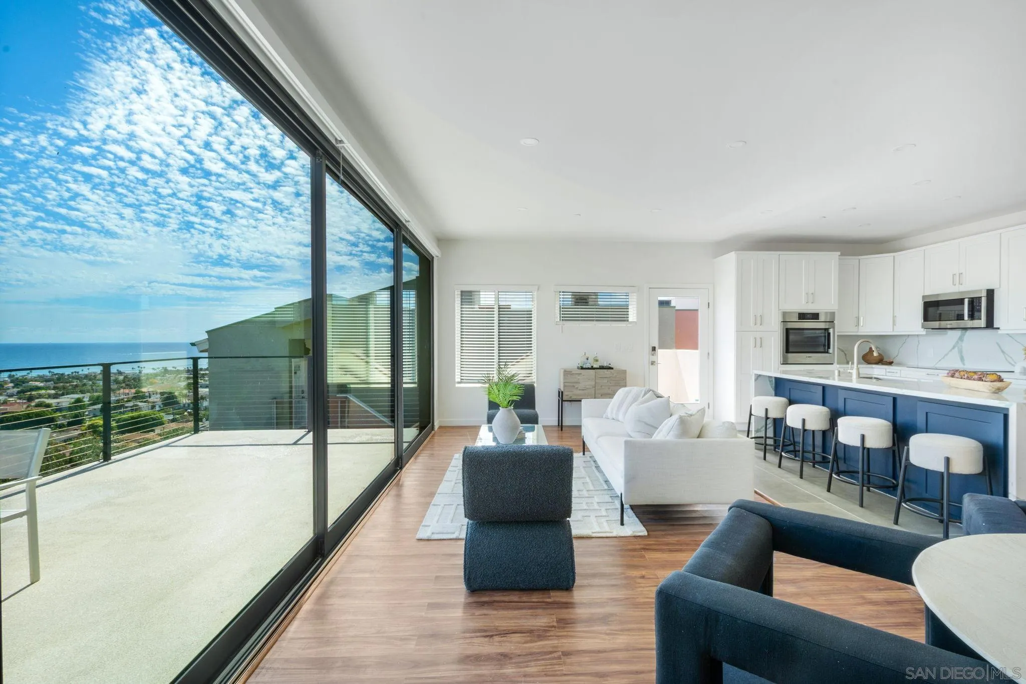 https://cdn.realtyfeed.com/cdn/127/260021798/8d9b5f0c4fc026825a471bf01c667e67.webp