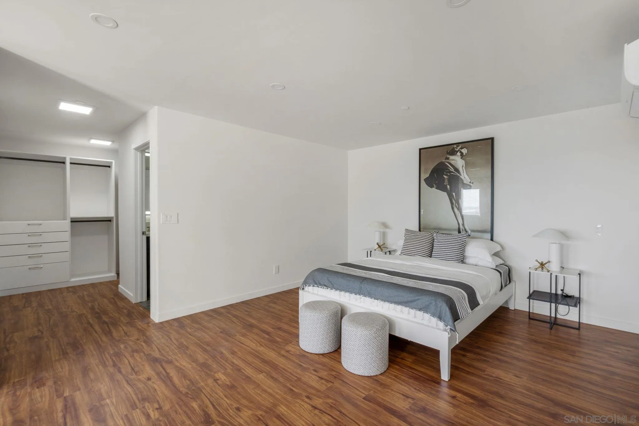 https://cdn.realtyfeed.com/cdn/127/260021798/951cebd052bb430336edd76ed1858e78.webp