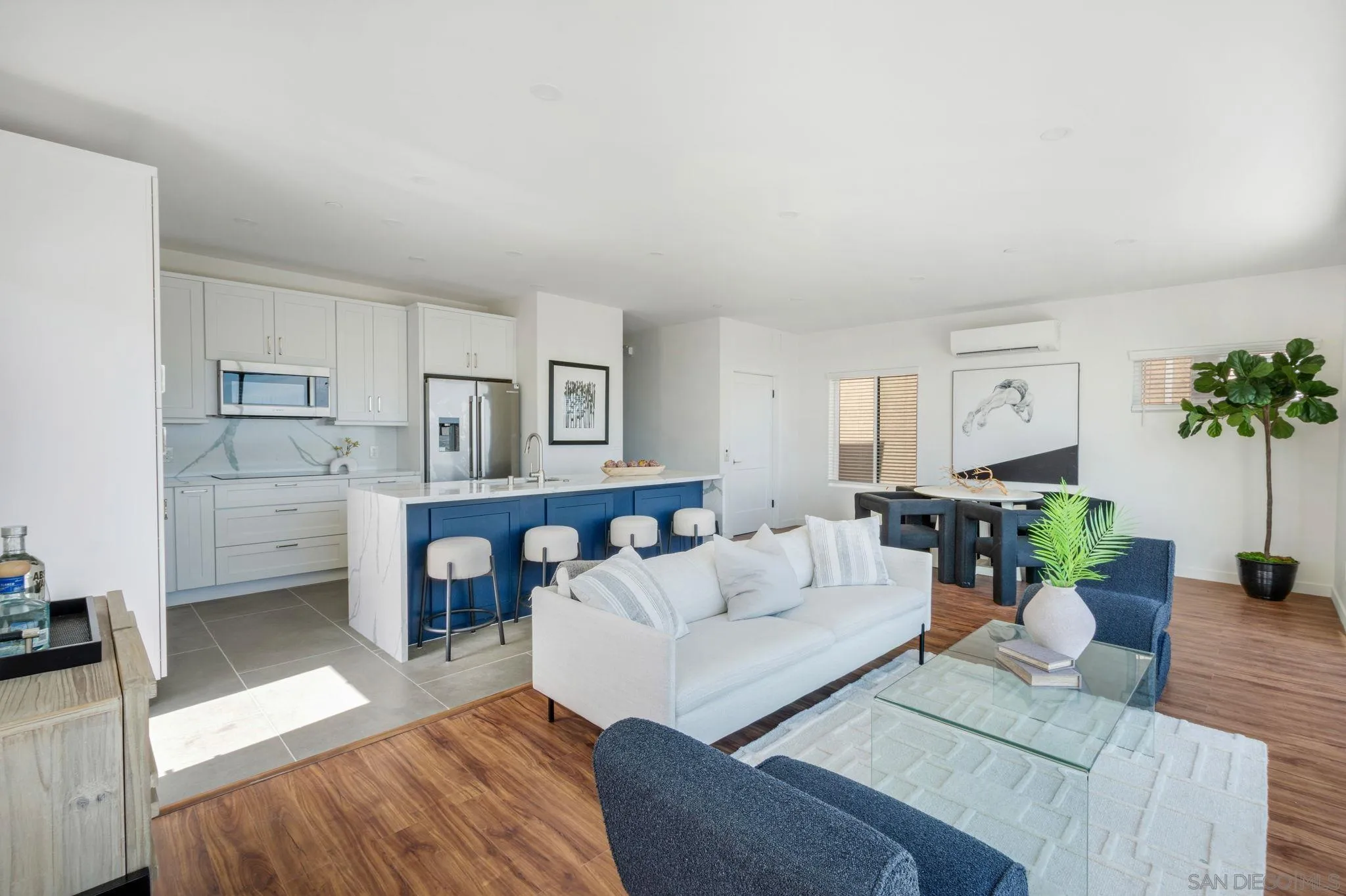 https://cdn.realtyfeed.com/cdn/127/260021798/aca4ef4c7d0c98ac68462f03484fc6ec.webp