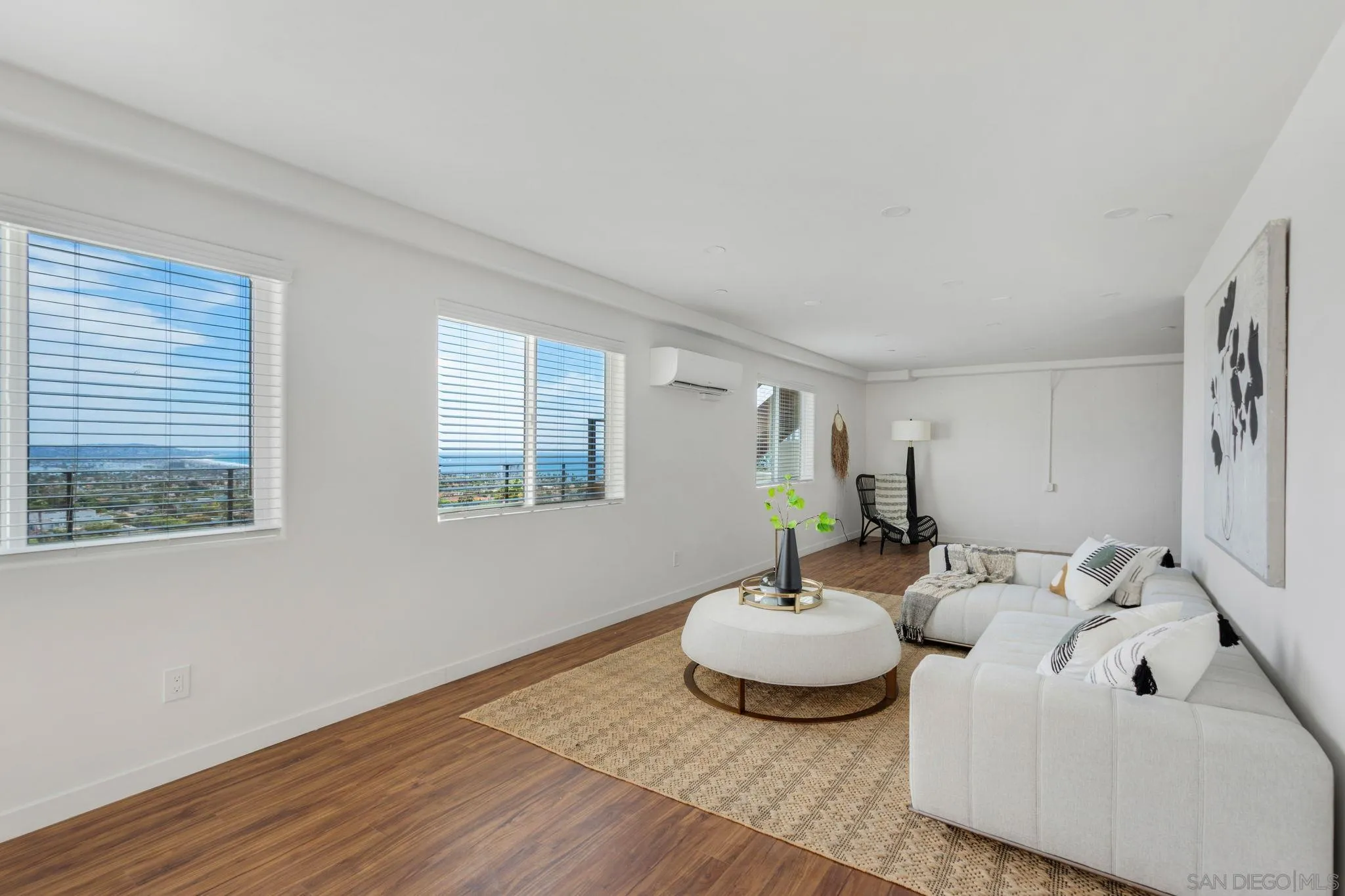 https://cdn.realtyfeed.com/cdn/127/260021798/d28c0eb279b81dac2beba82f26d187cf.webp