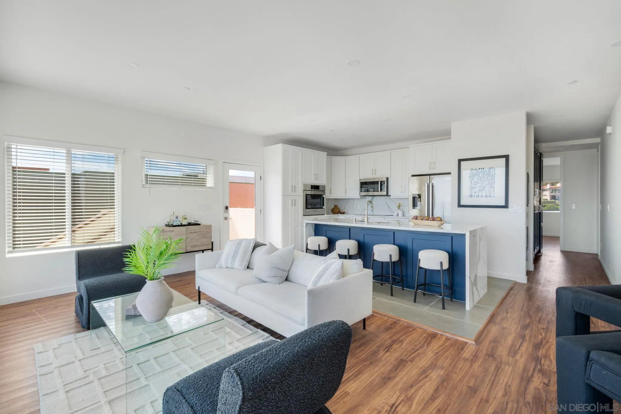 https://cdn.realtyfeed.com/cdn/127/260021798/d9060fba9e2043cf6ebf48561ea83e56.webp