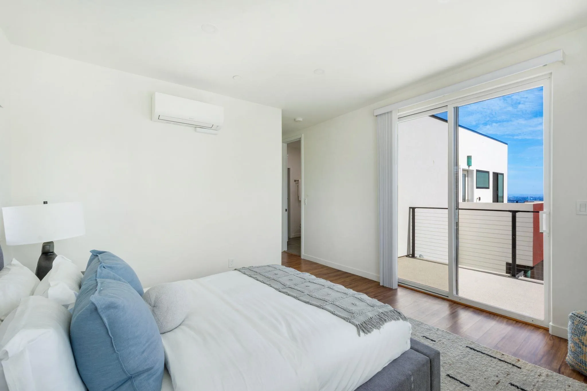 https://cdn.realtyfeed.com/cdn/127/260021798/da15bdae9119cd5c6fc62852df69db53.webp