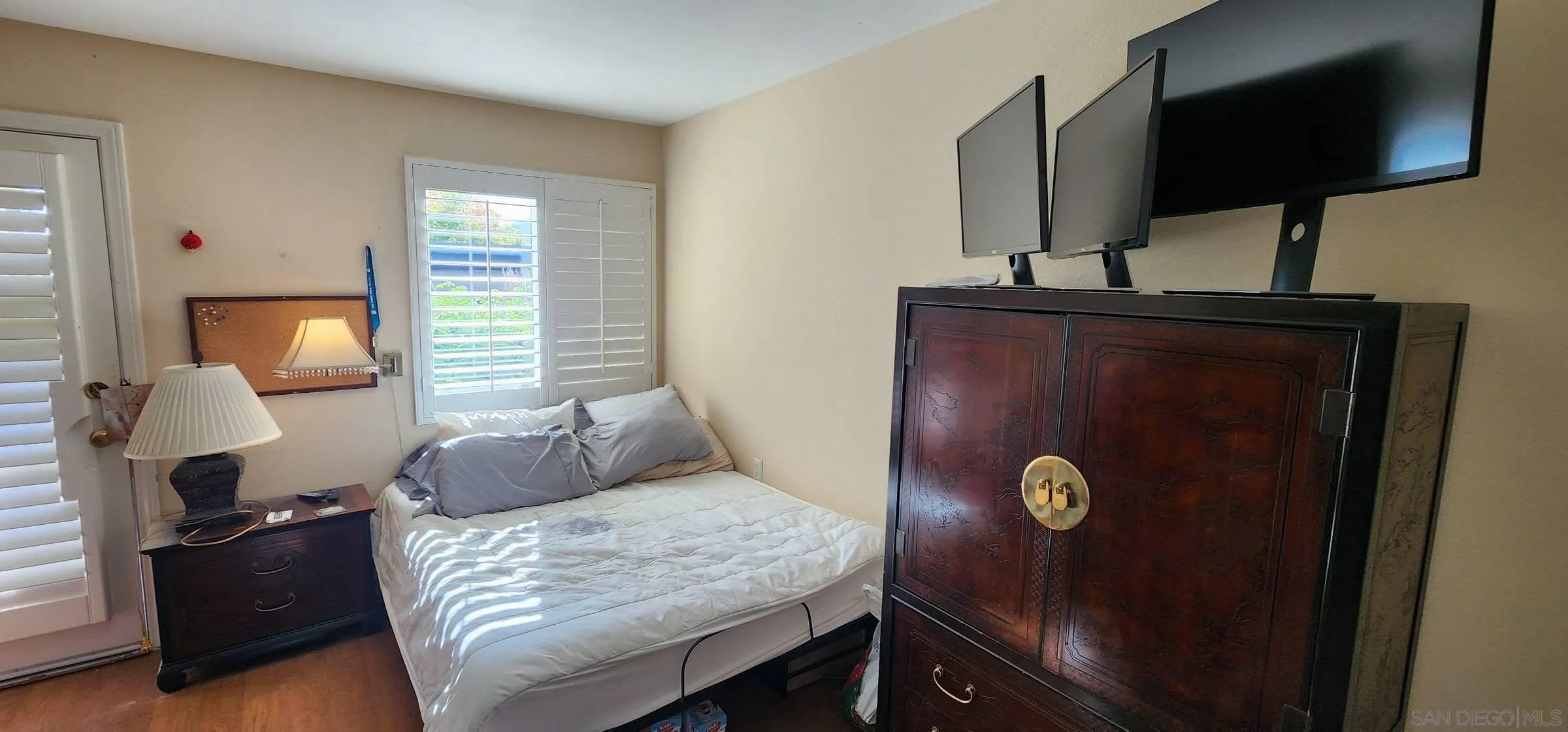 https://cdn.realtyfeed.com/cdn/127/260021800/1b08ee5e36340cb2601ce5f715583dc8.webp