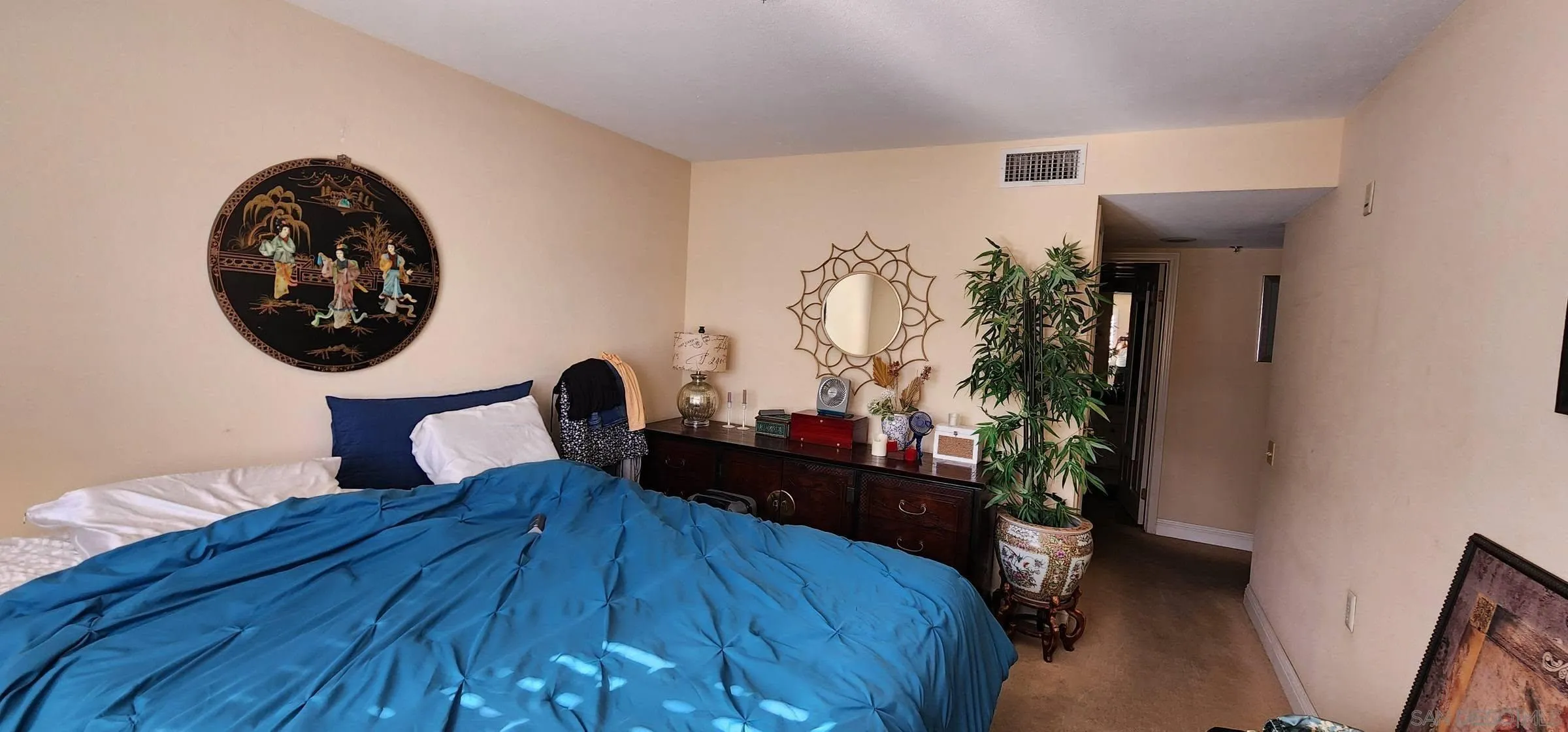 https://cdn.realtyfeed.com/cdn/127/260021800/55c4459febbadf4a911ec075bad6c11d.webp