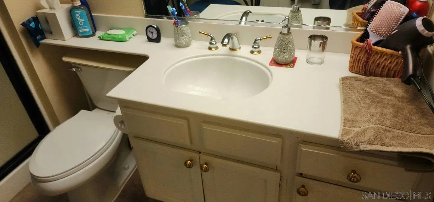 https://cdn.realtyfeed.com/cdn/127/260021800/c9733a449e3fb4bd156a821b20ec5a4c.webp