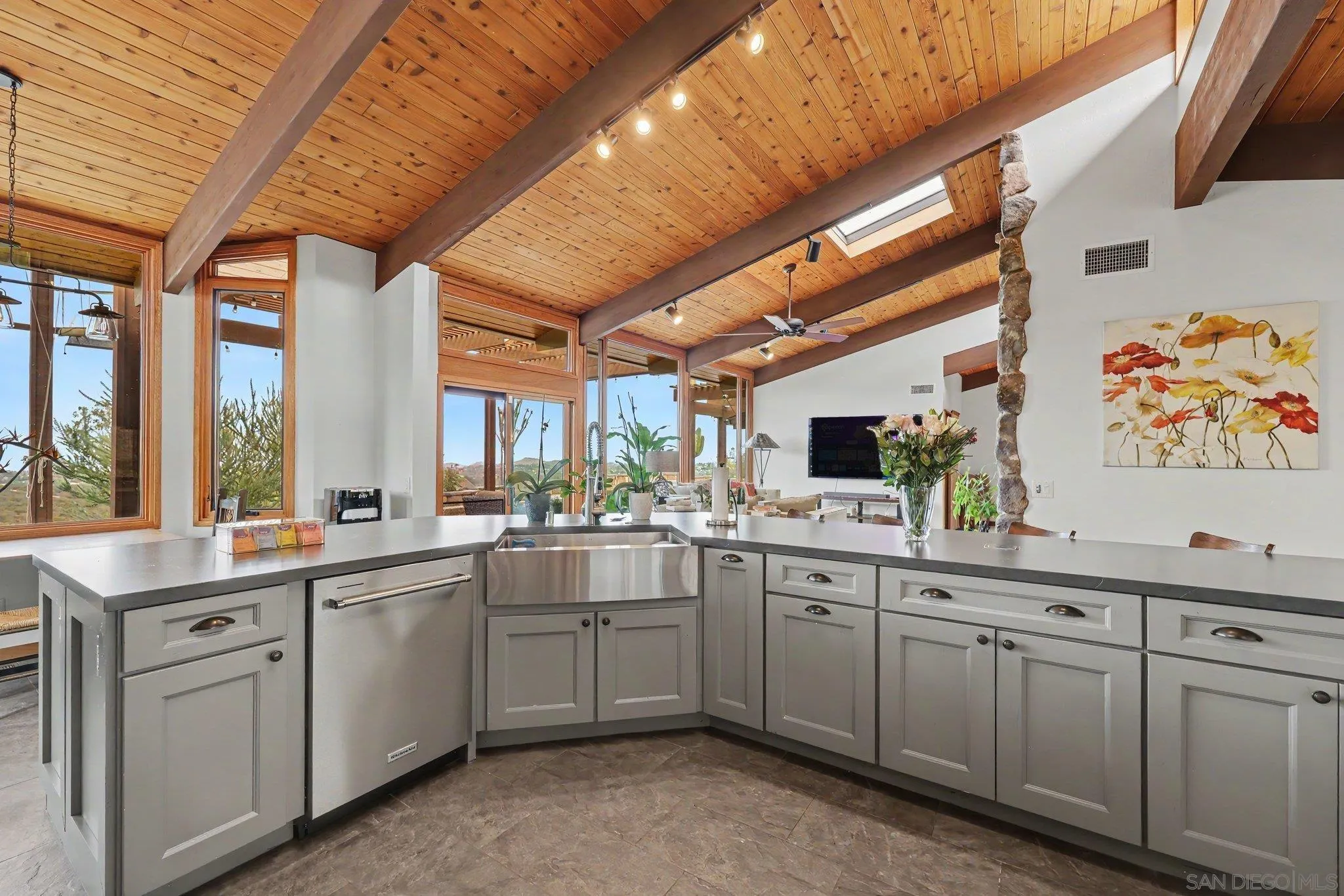 https://cdn.realtyfeed.com/cdn/127/260021801/2762003c988f6a2bf481d912ab84c3fd.webp