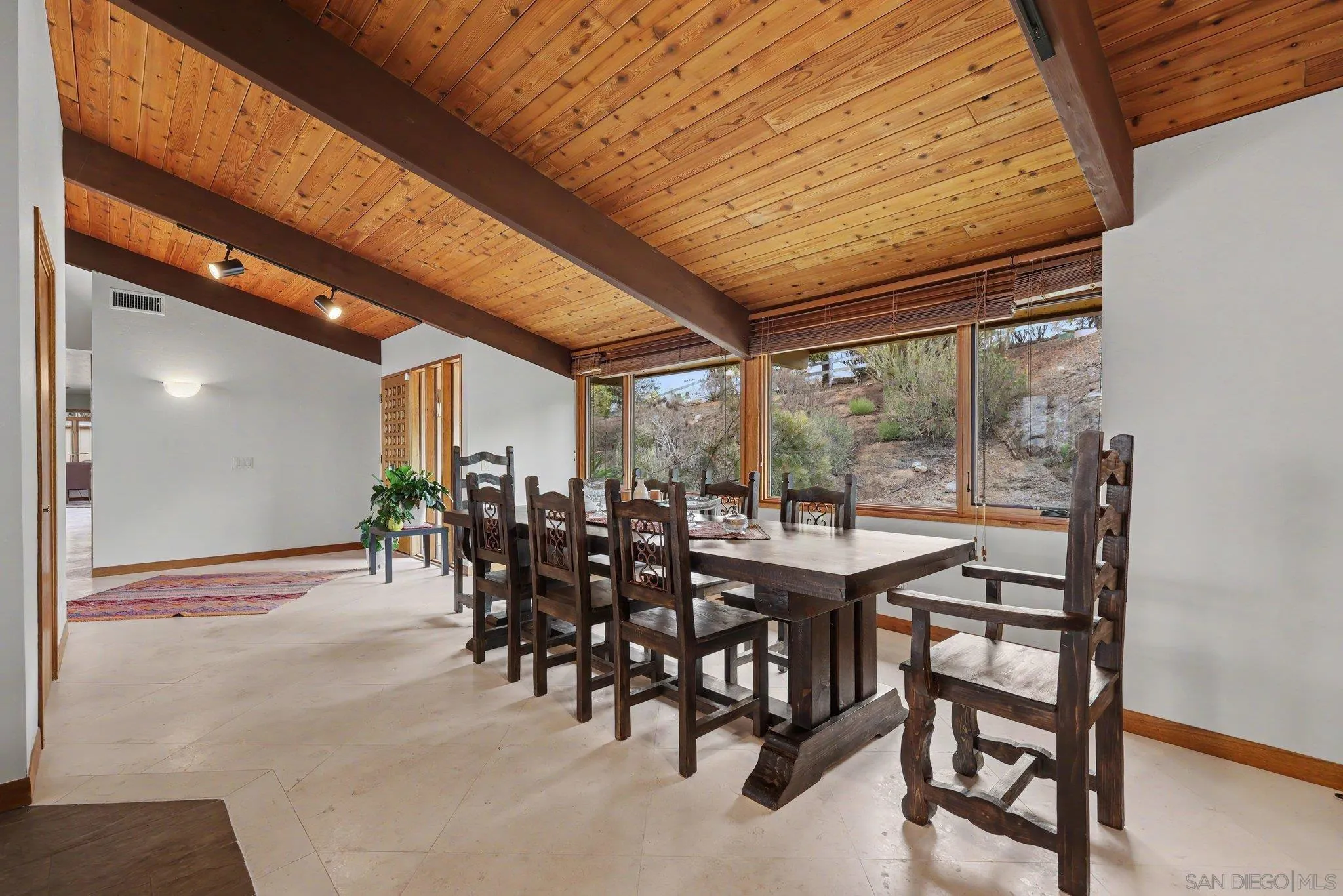 https://cdn.realtyfeed.com/cdn/127/260021801/6e1811f642a7034e2387f15711d4ee53.webp