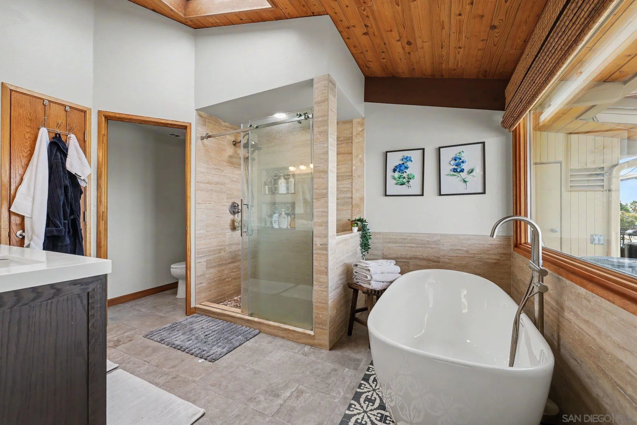 https://cdn.realtyfeed.com/cdn/127/260021801/9e1eb51e8911bcb630def15ed5286dd3.webp